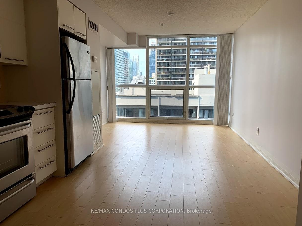 25 Carlton Street Unit 1809 photo 2