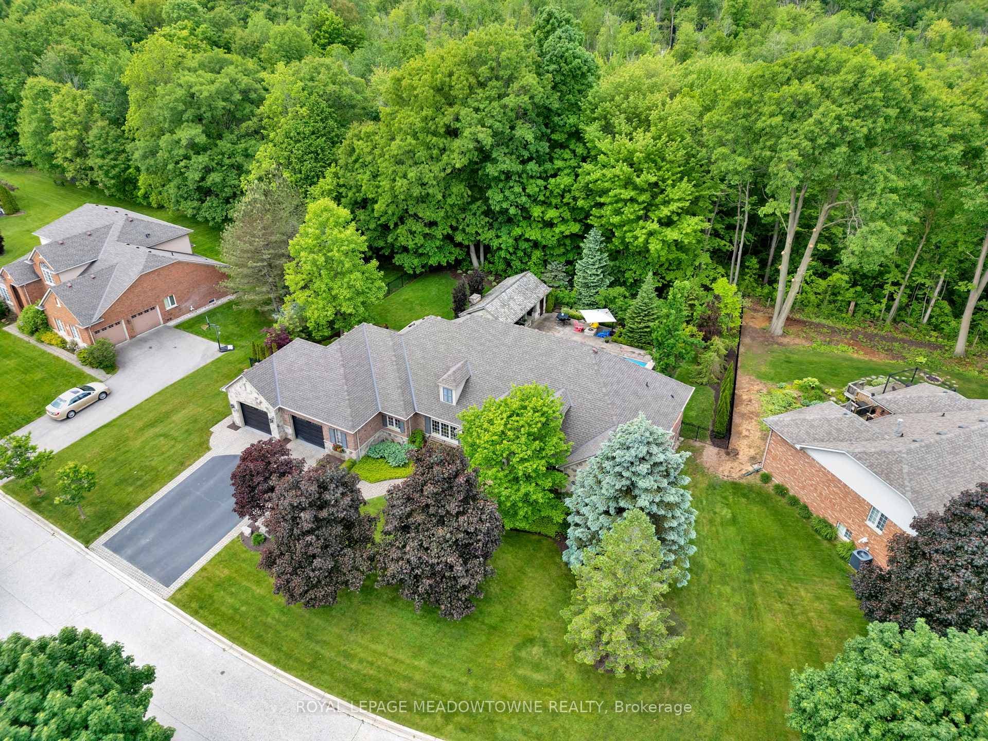 40 Parkshore Place photo 2