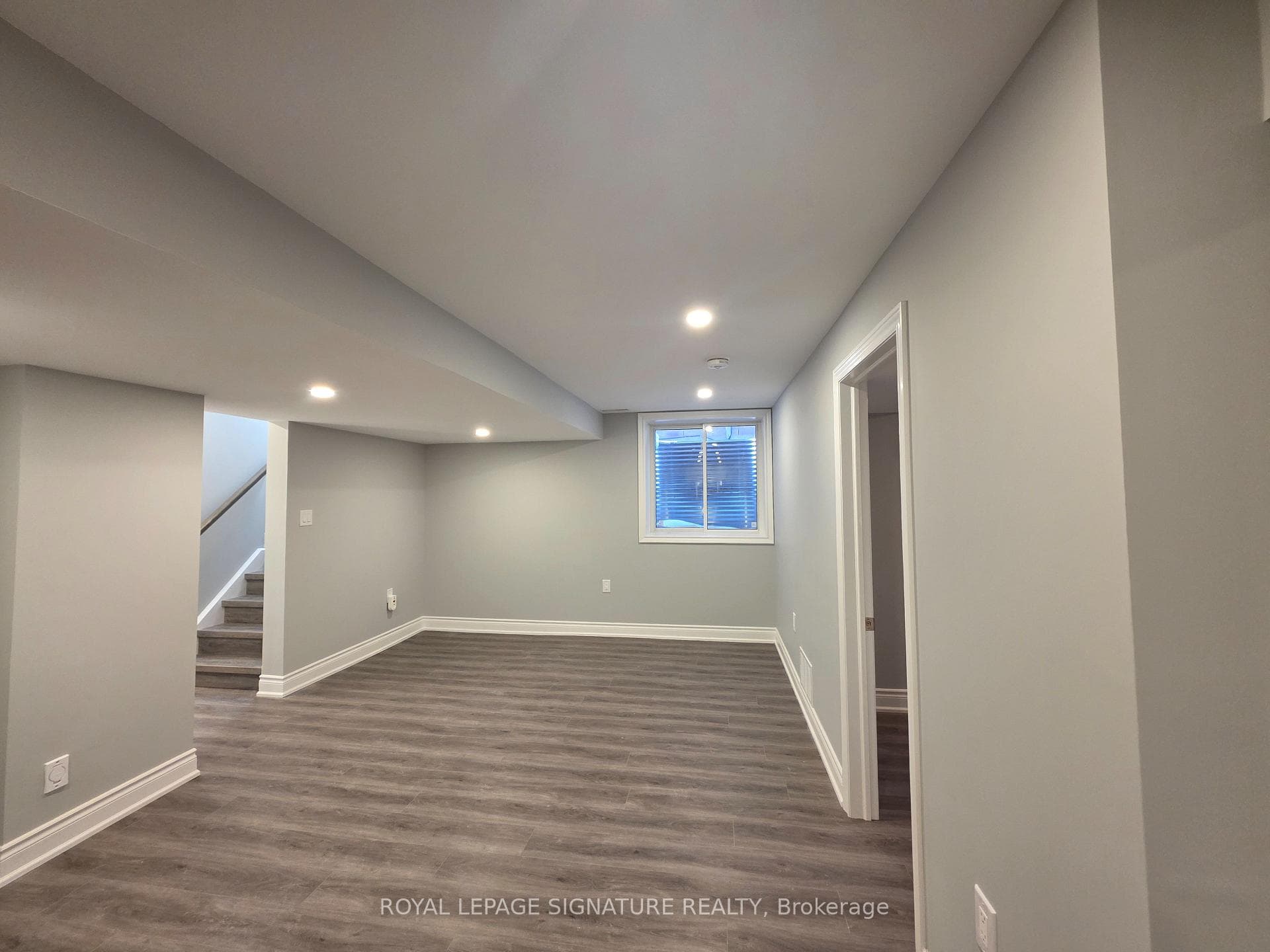901 Minchin Way Unit Bsmt photo 1
