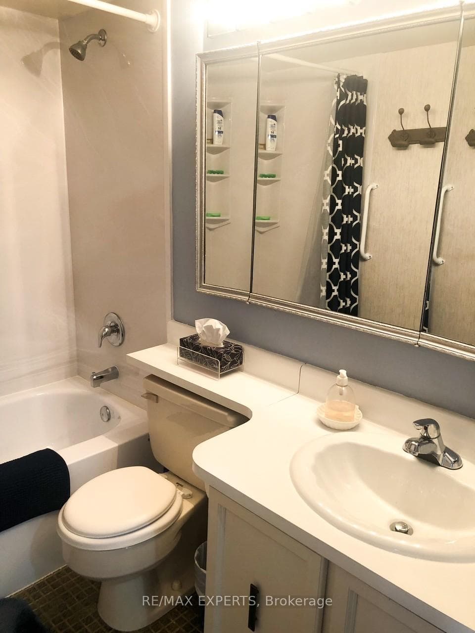 33 Harbour Square Unit 1013 photo 8
