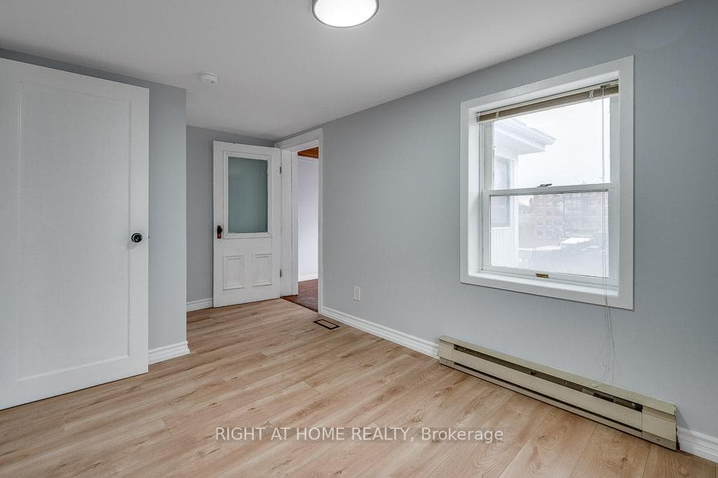 Bedroom w sunroom access