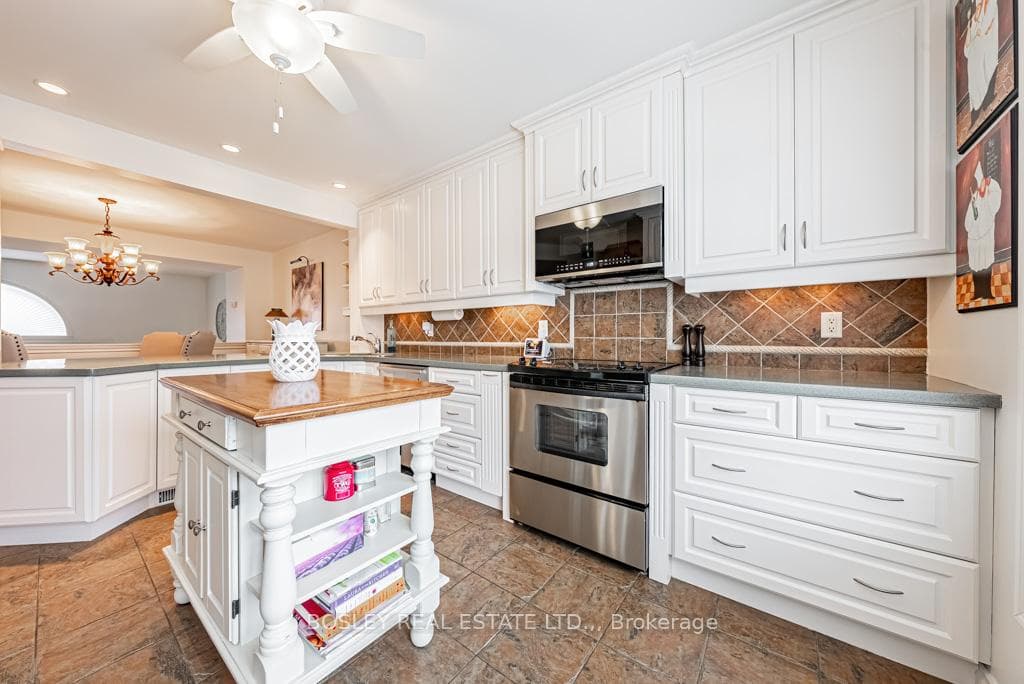13 Lakeside Drive Unit 33 photo 6