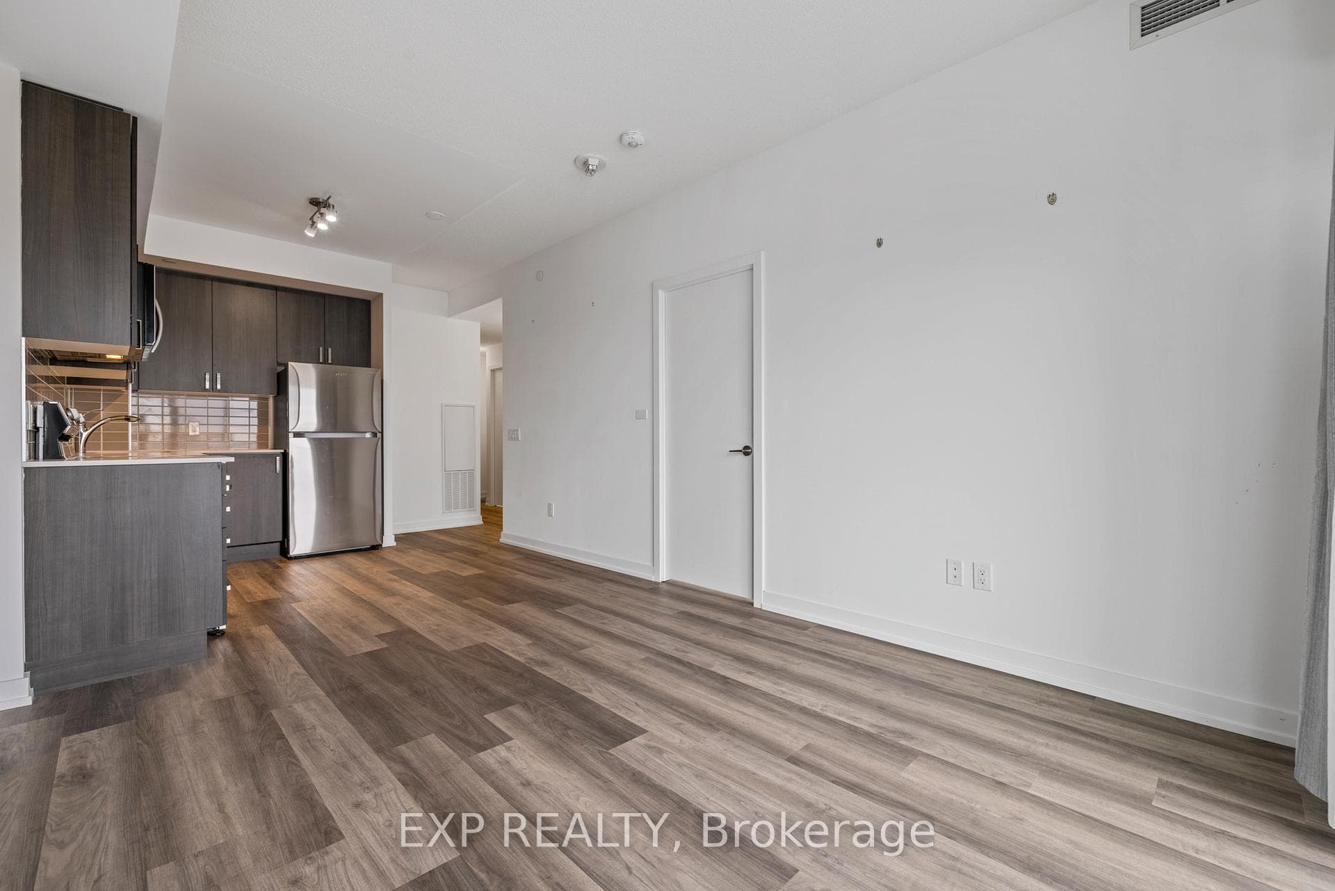 1480 Bayly Street Unit 610 photo 4