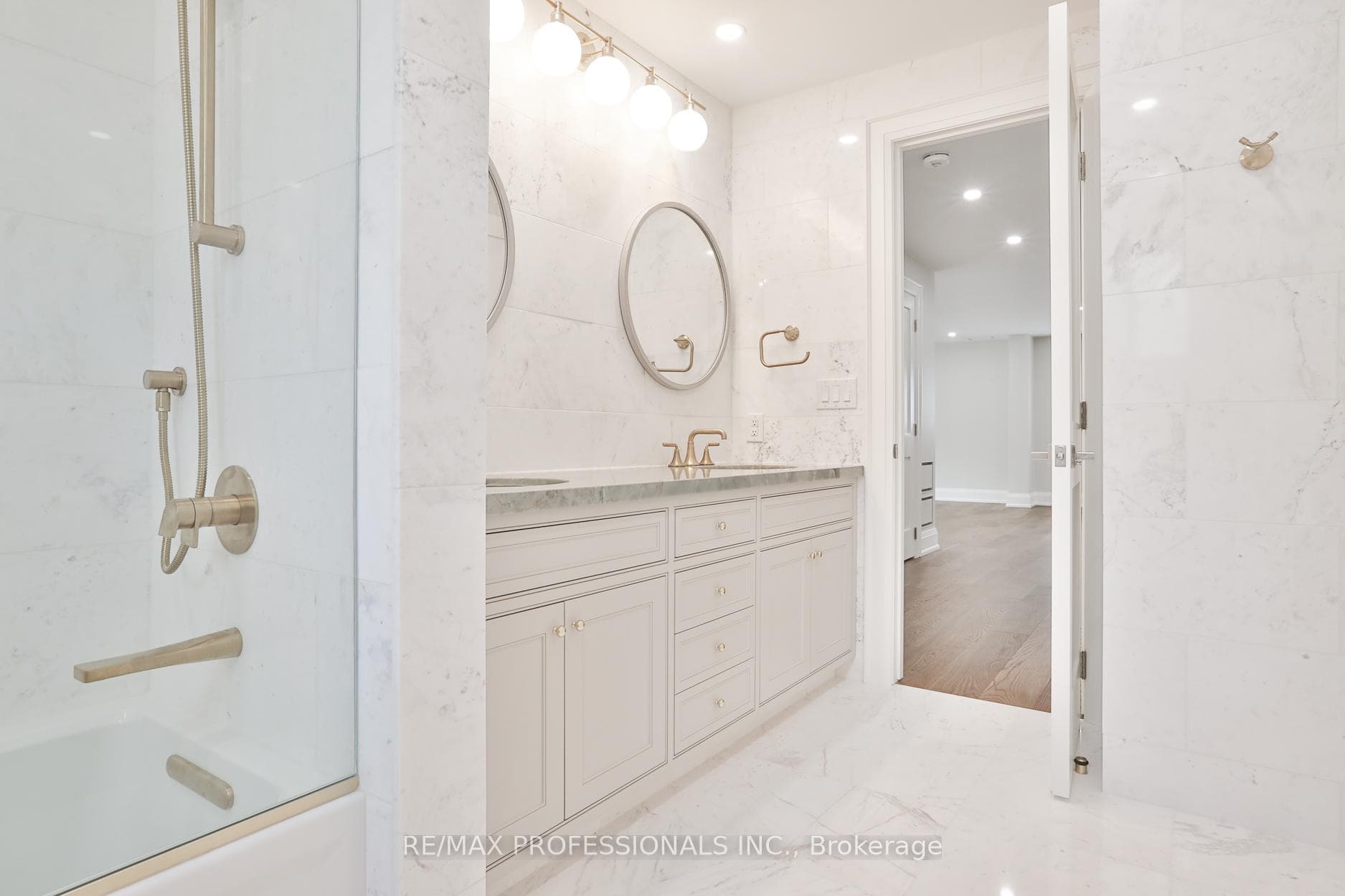 1183 Royal York Road Unit Upper photo 24