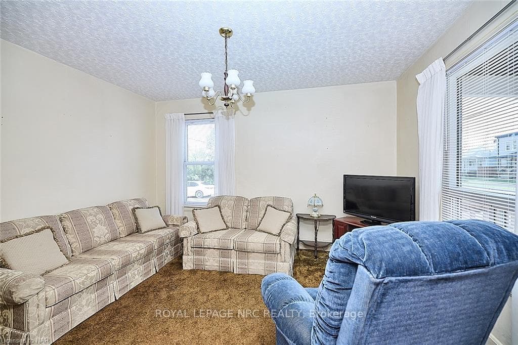 49 MYRTLE Avenue photo 5