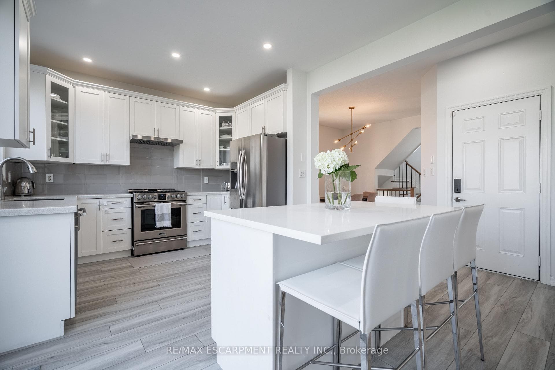 80 Montreal Circle photo 8