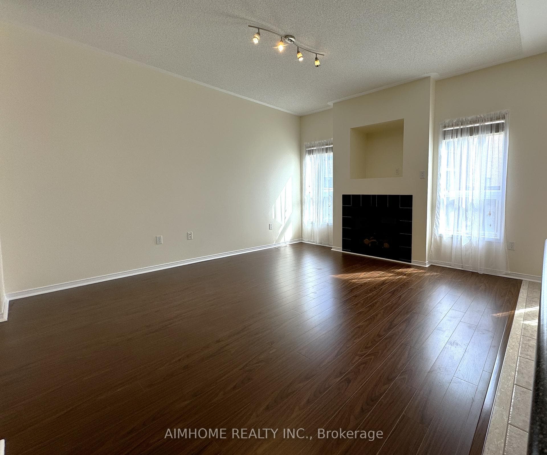 53 Dovetail Drive photo 5