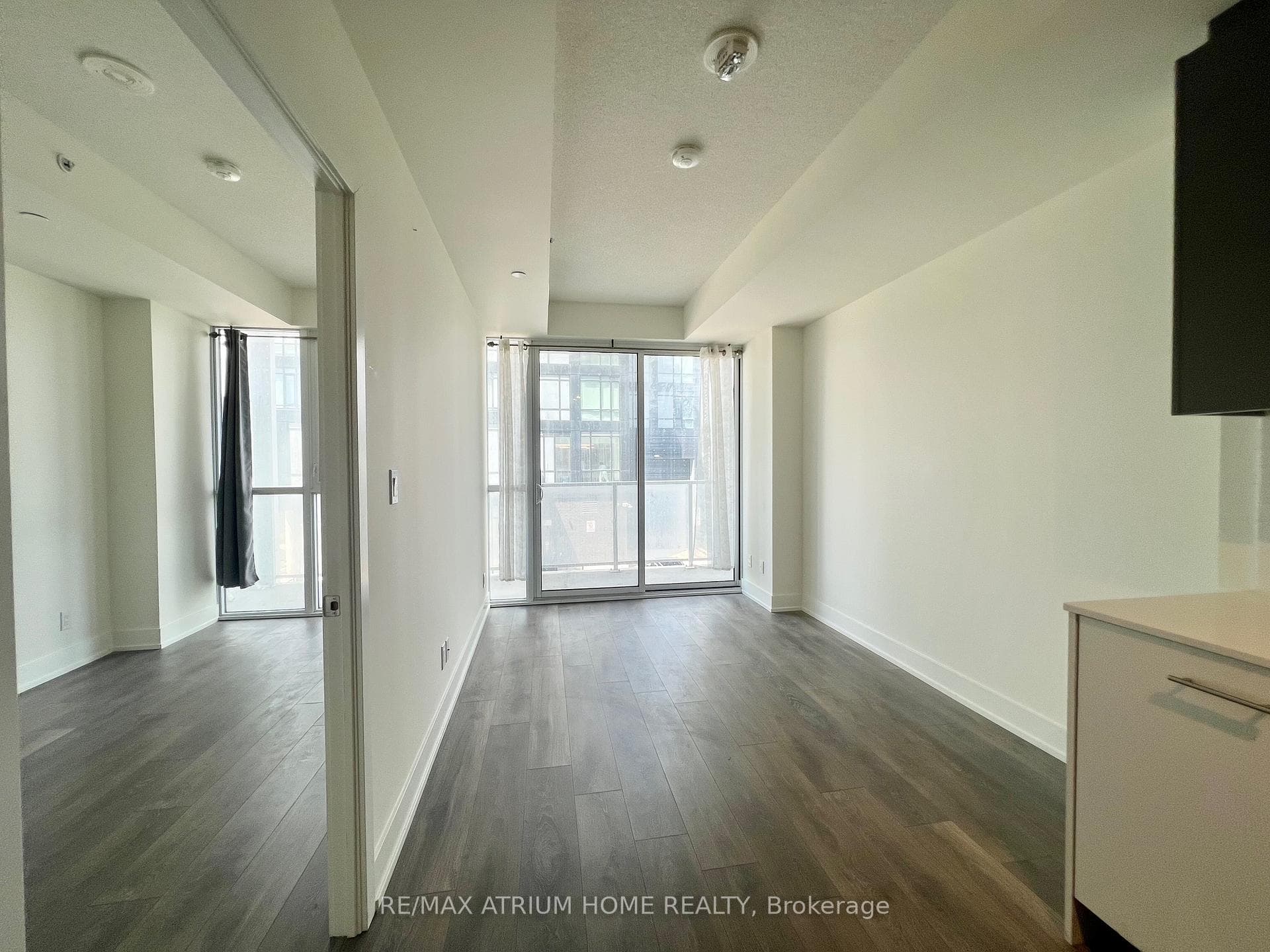 180 Fairview Mall Drive Unit 203 photo 3