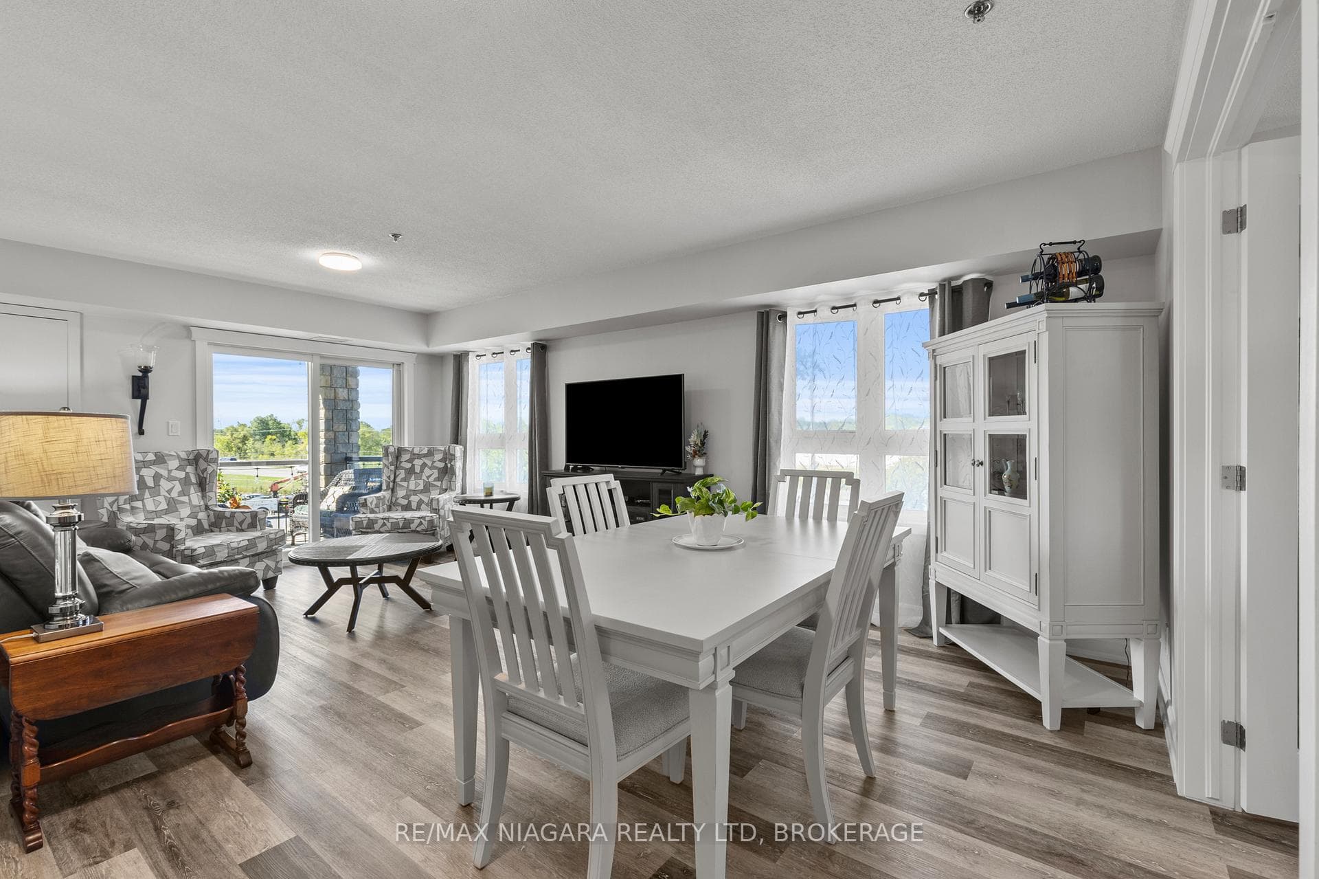 330 PRINCE CHARLES Drive Unit 1304 photo 5