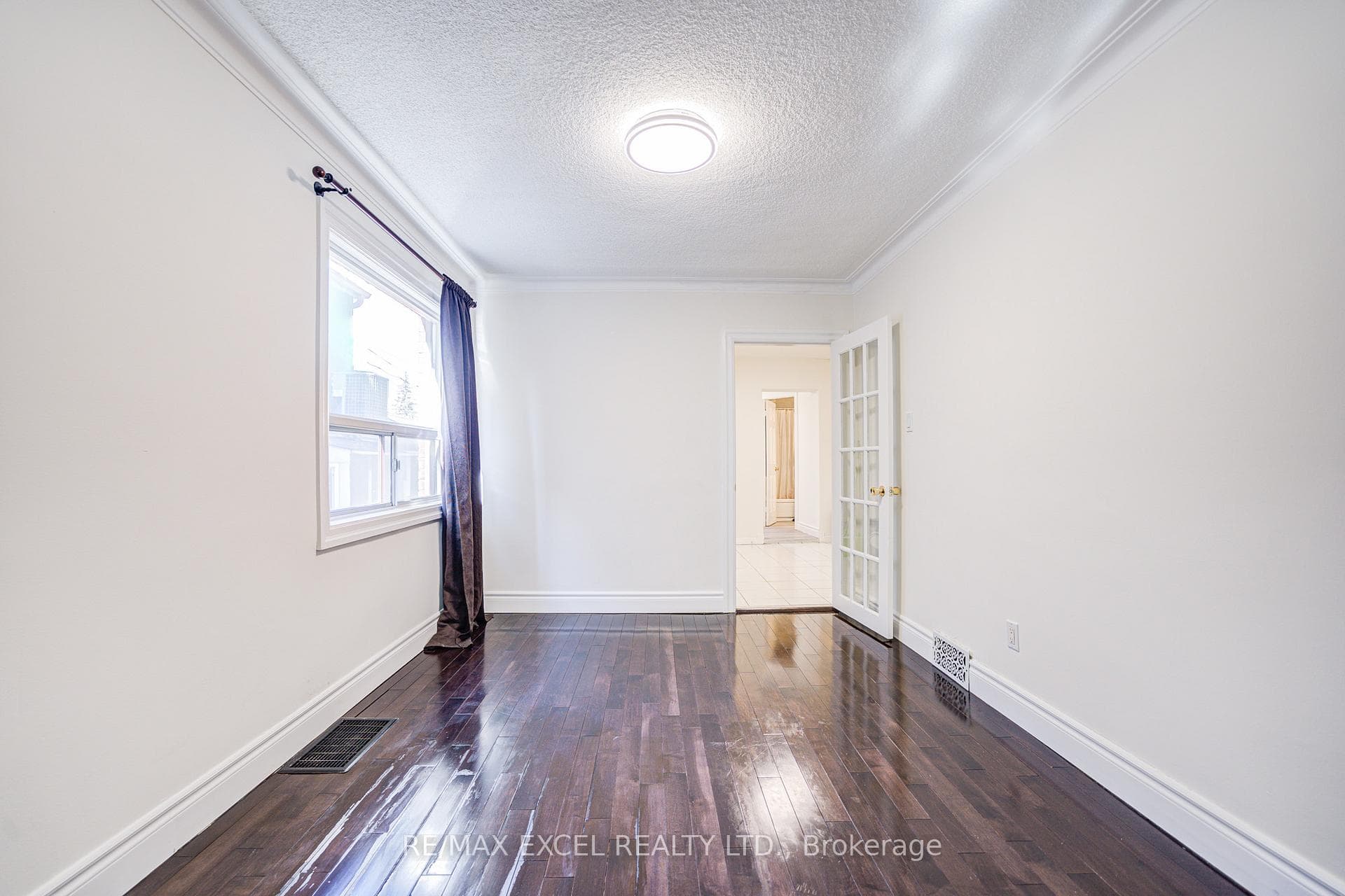 523 Delaware Avenue photo 8