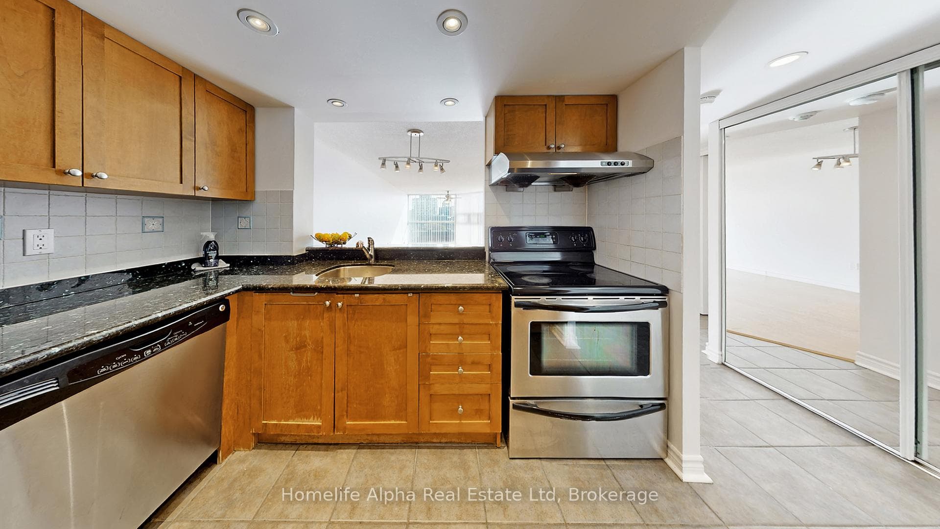 725 King Street Unit 604 photo 25
