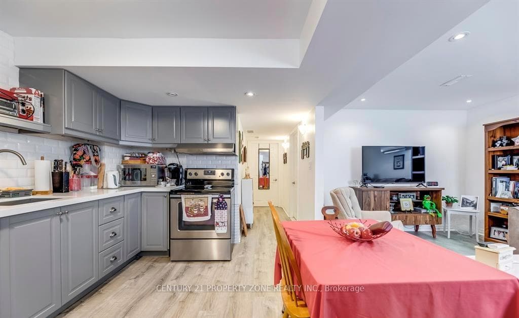 124 DAFFODIL Place photo 4