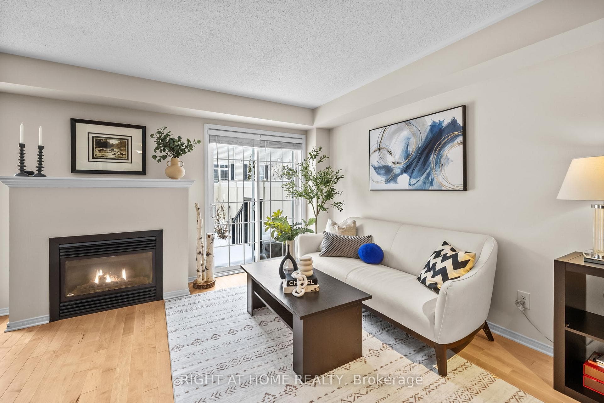 117 Urbancrest Private photo 10