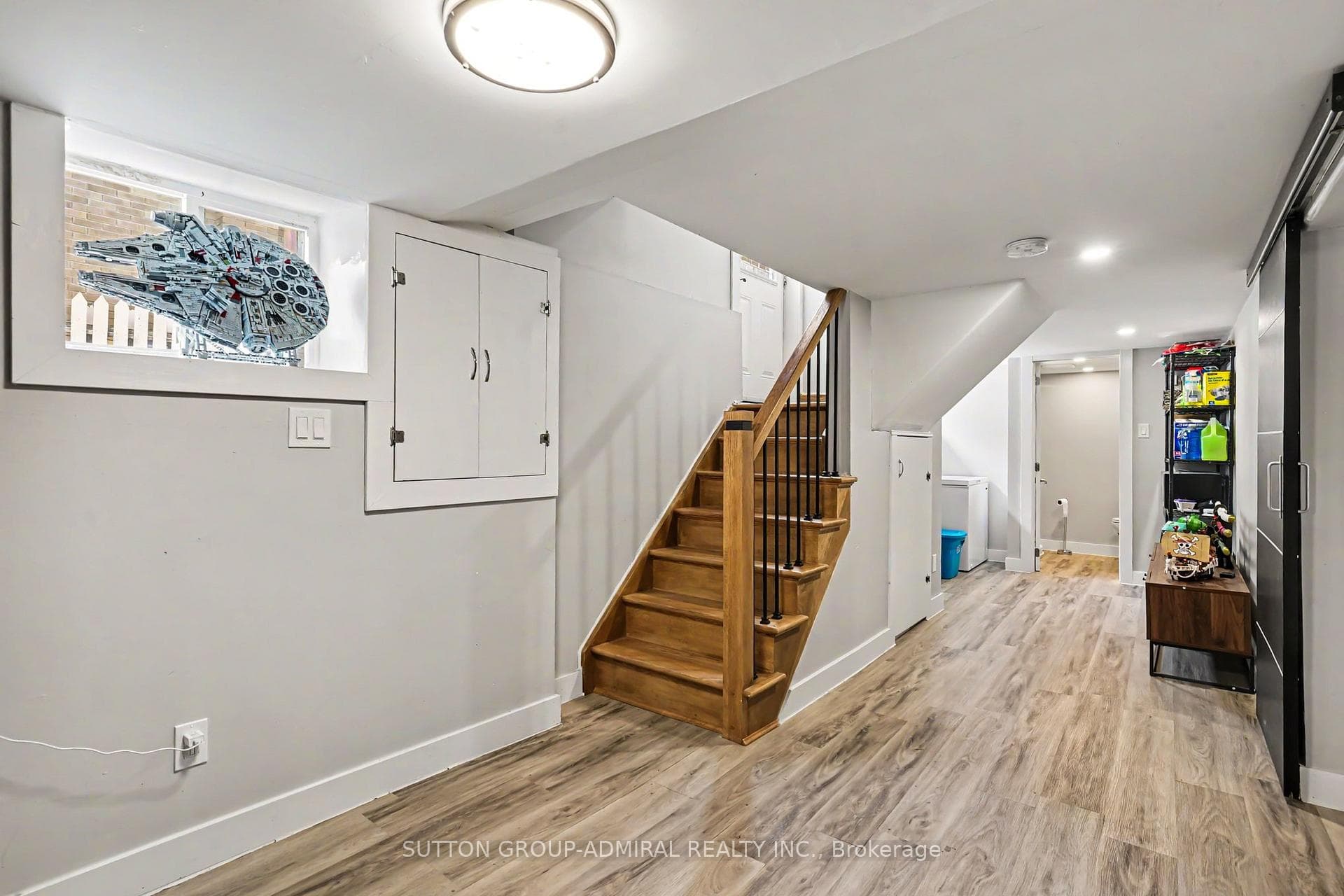 406 Stirling Avenue photo 21