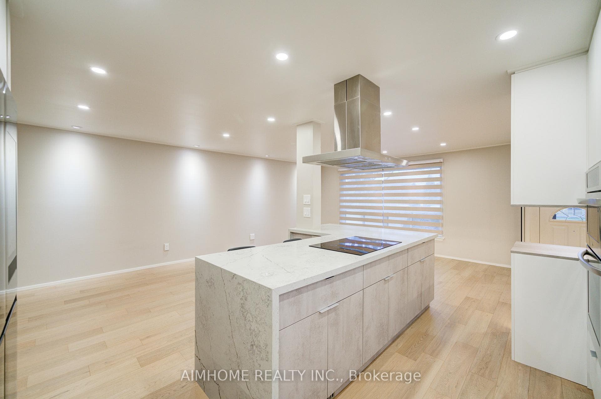 101 Marbury Crescent photo 16