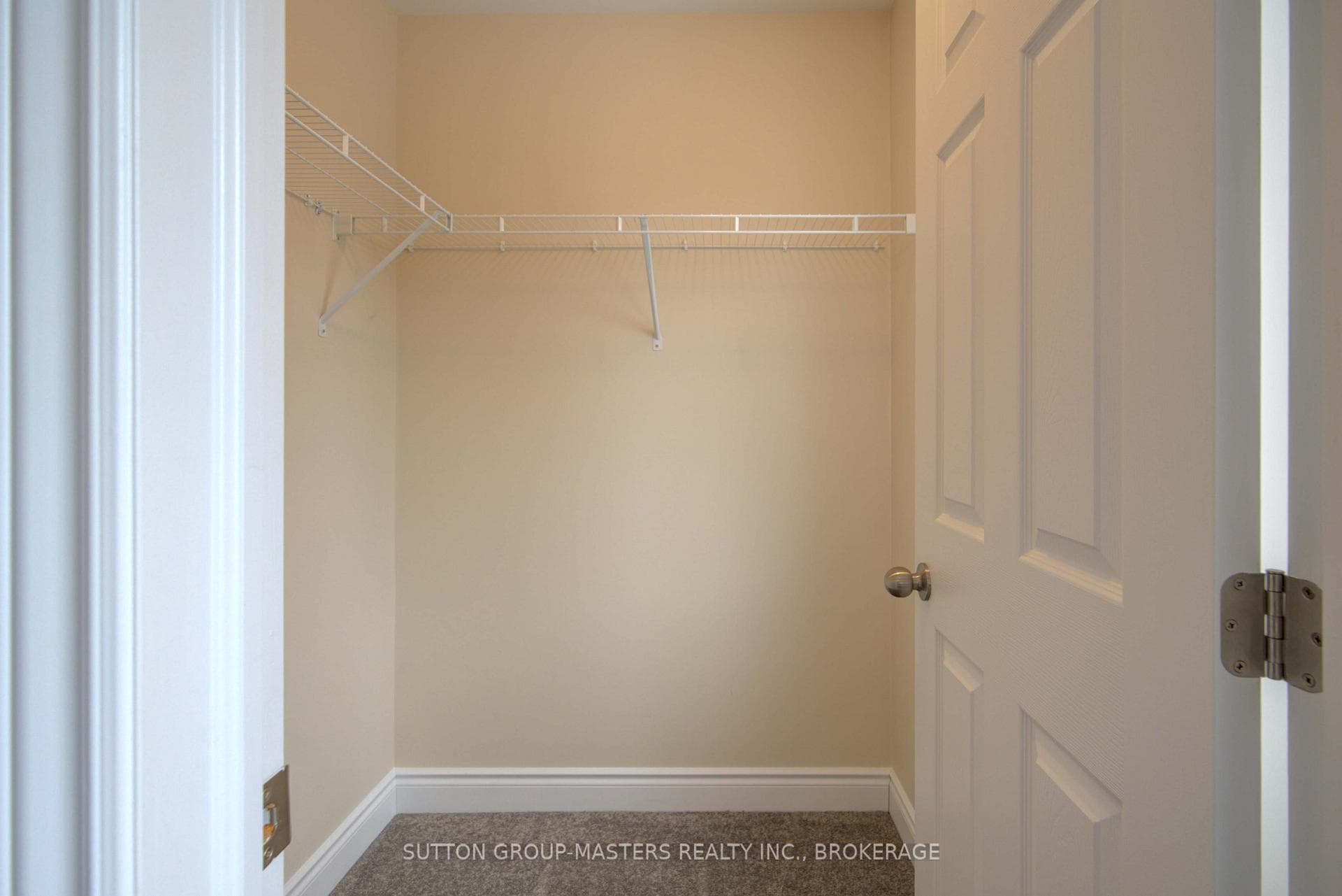 528 Beth Crescent photo 27