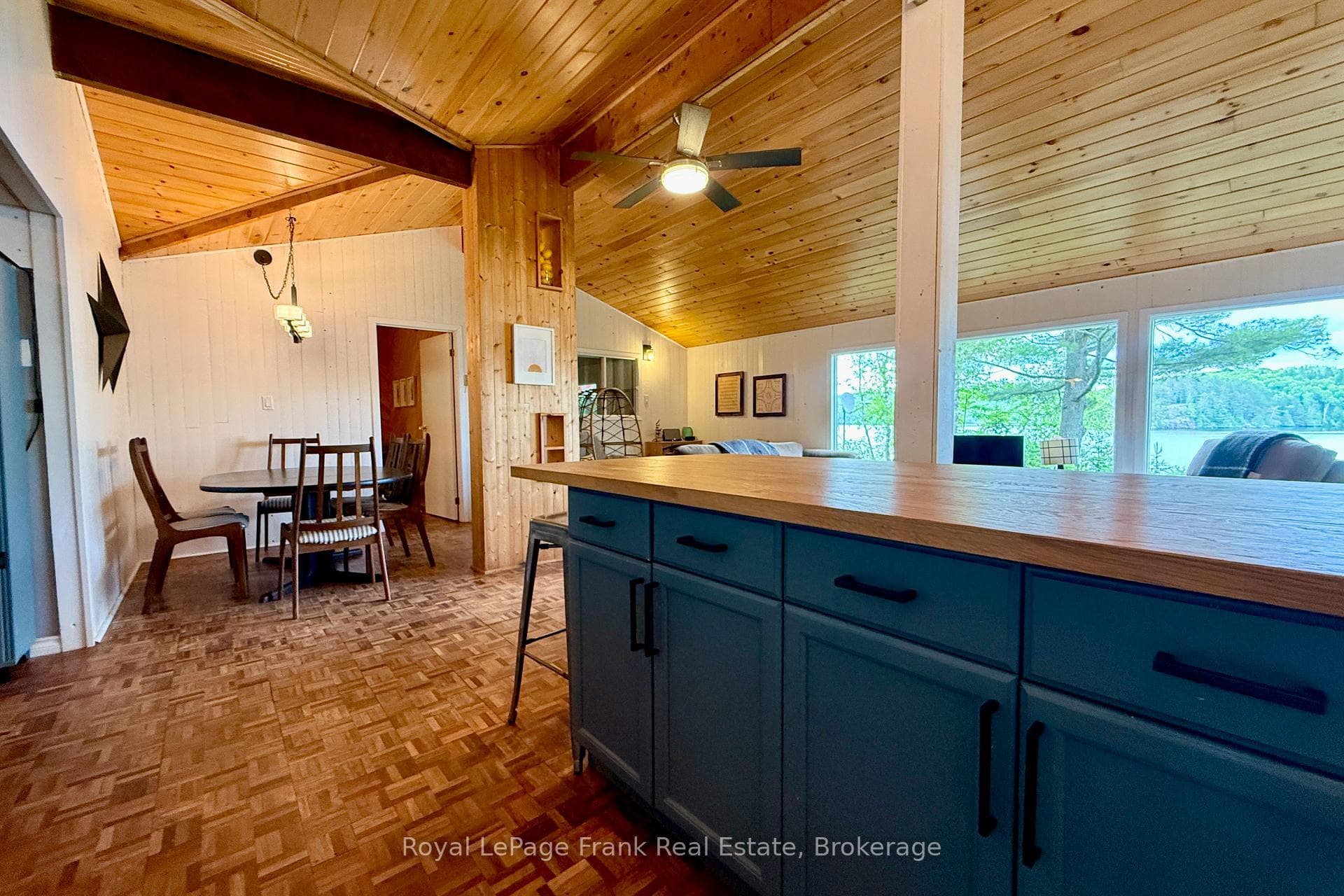 554A South McKenzie Lake Road photo 8