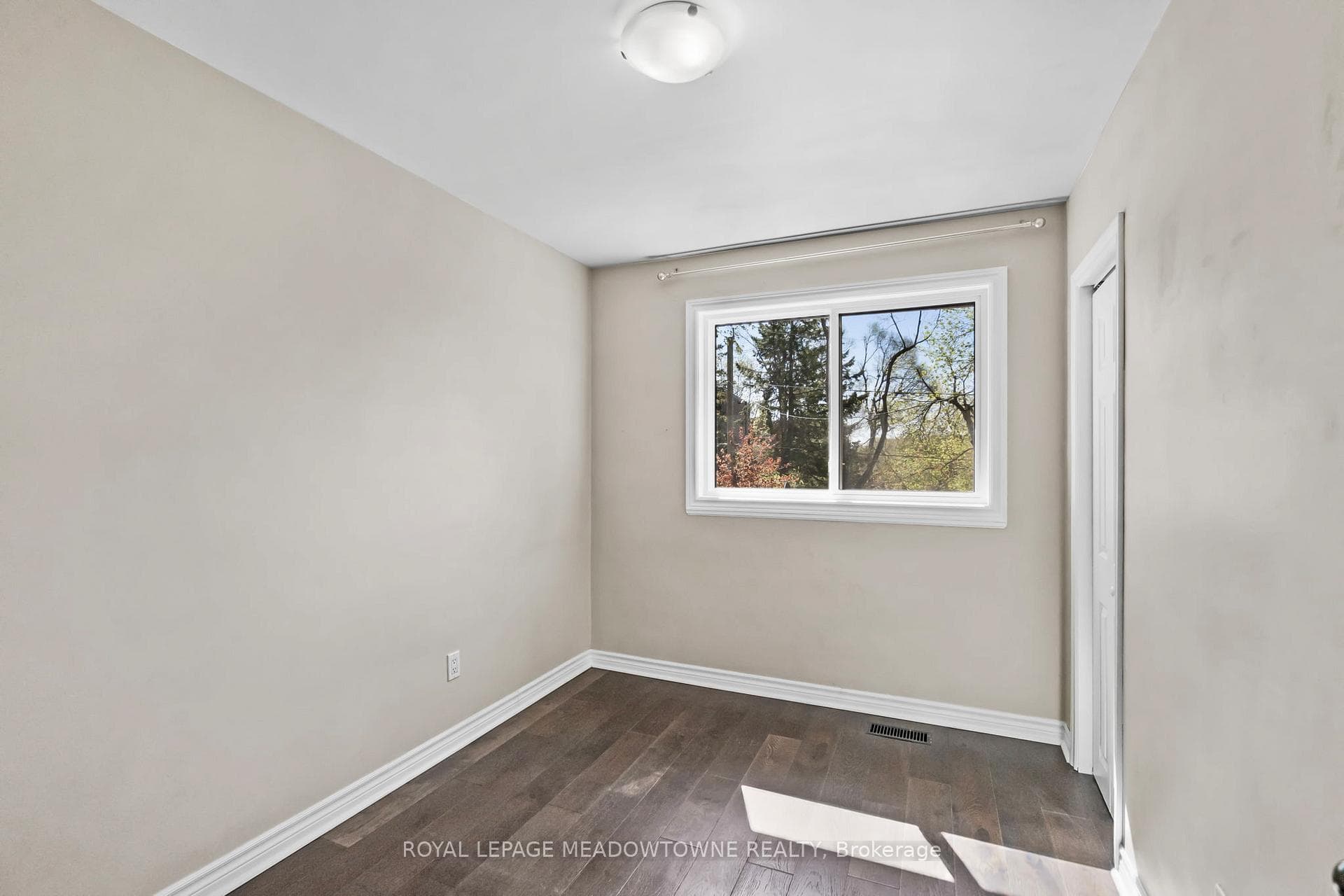 176 Longfield Road Unit Upper photo 14