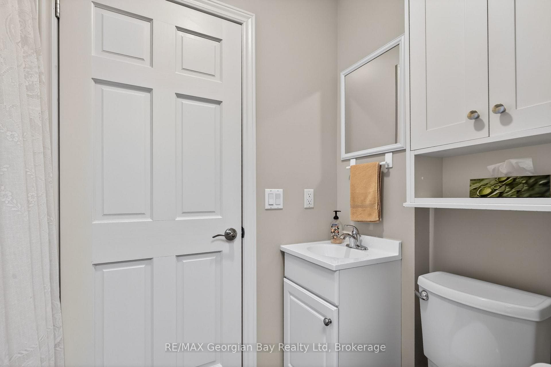 344 Fourth Street photo 17