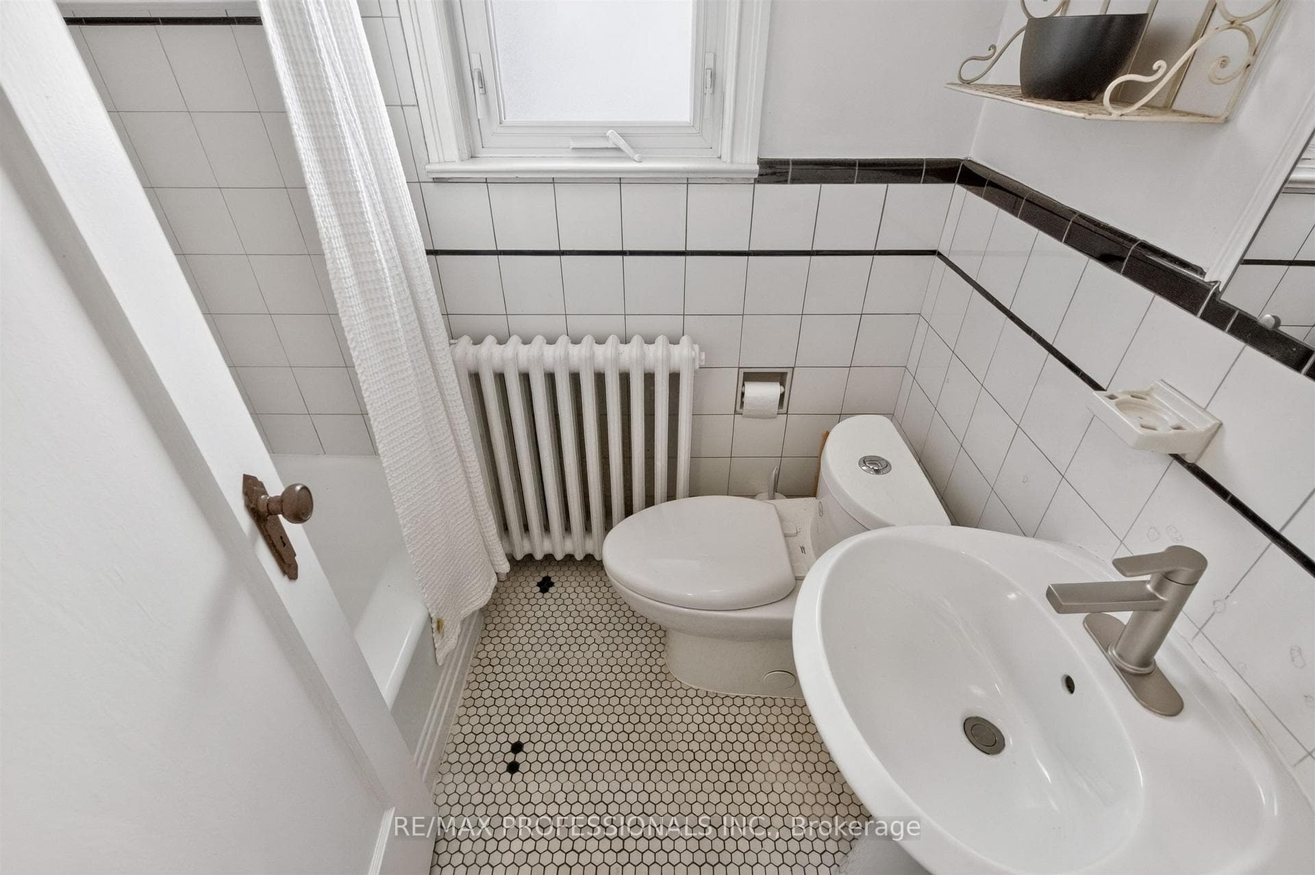 146 Government Road photo 27