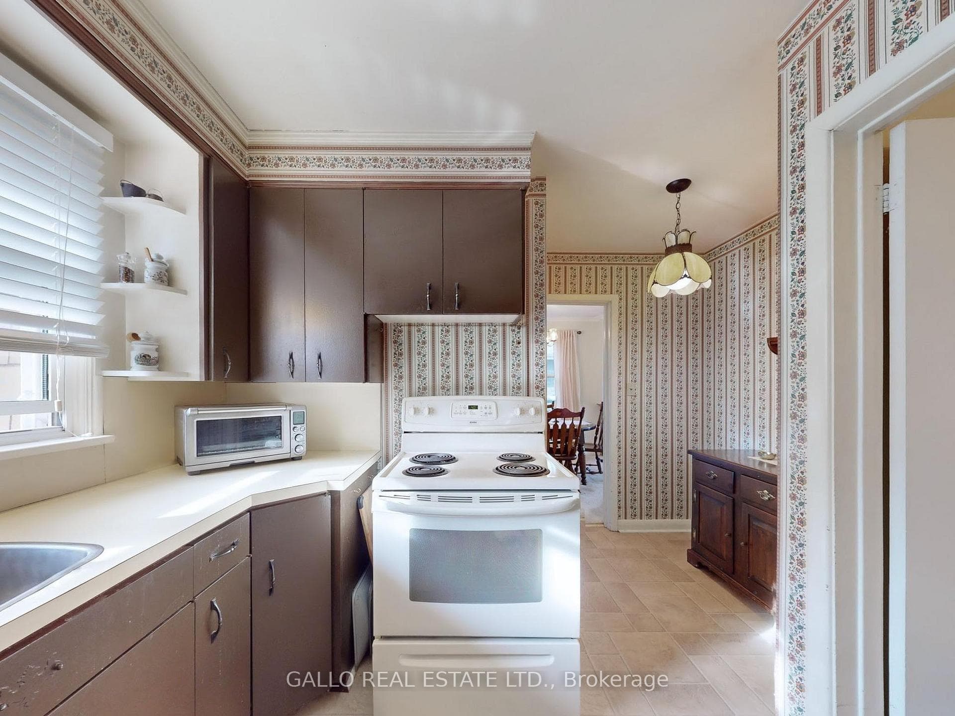 46 Fairview Avenue photo 14