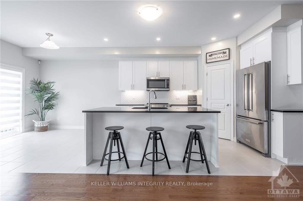 1100 BECKETT Crescent photo 8