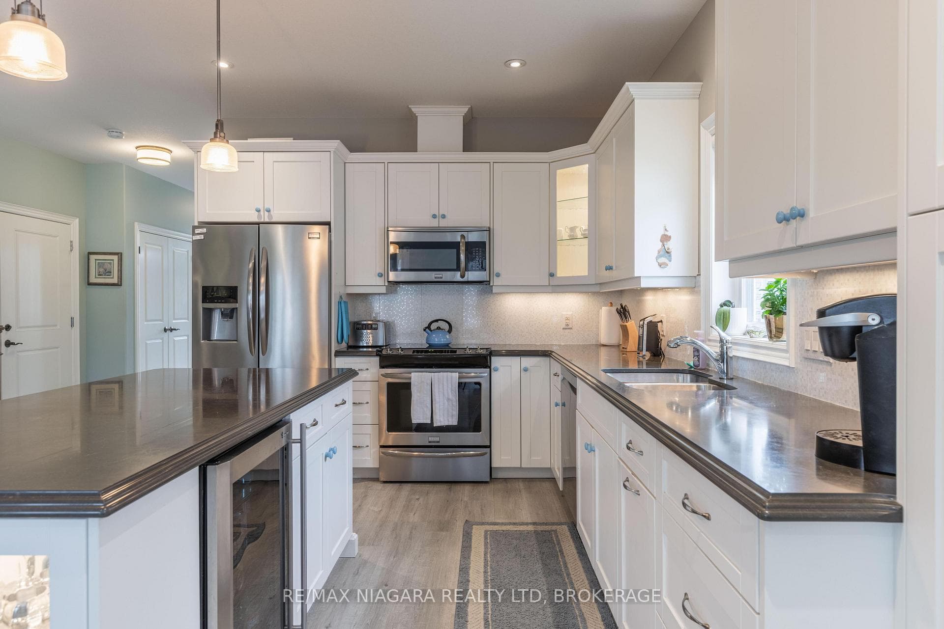 Main Level - Kitchen