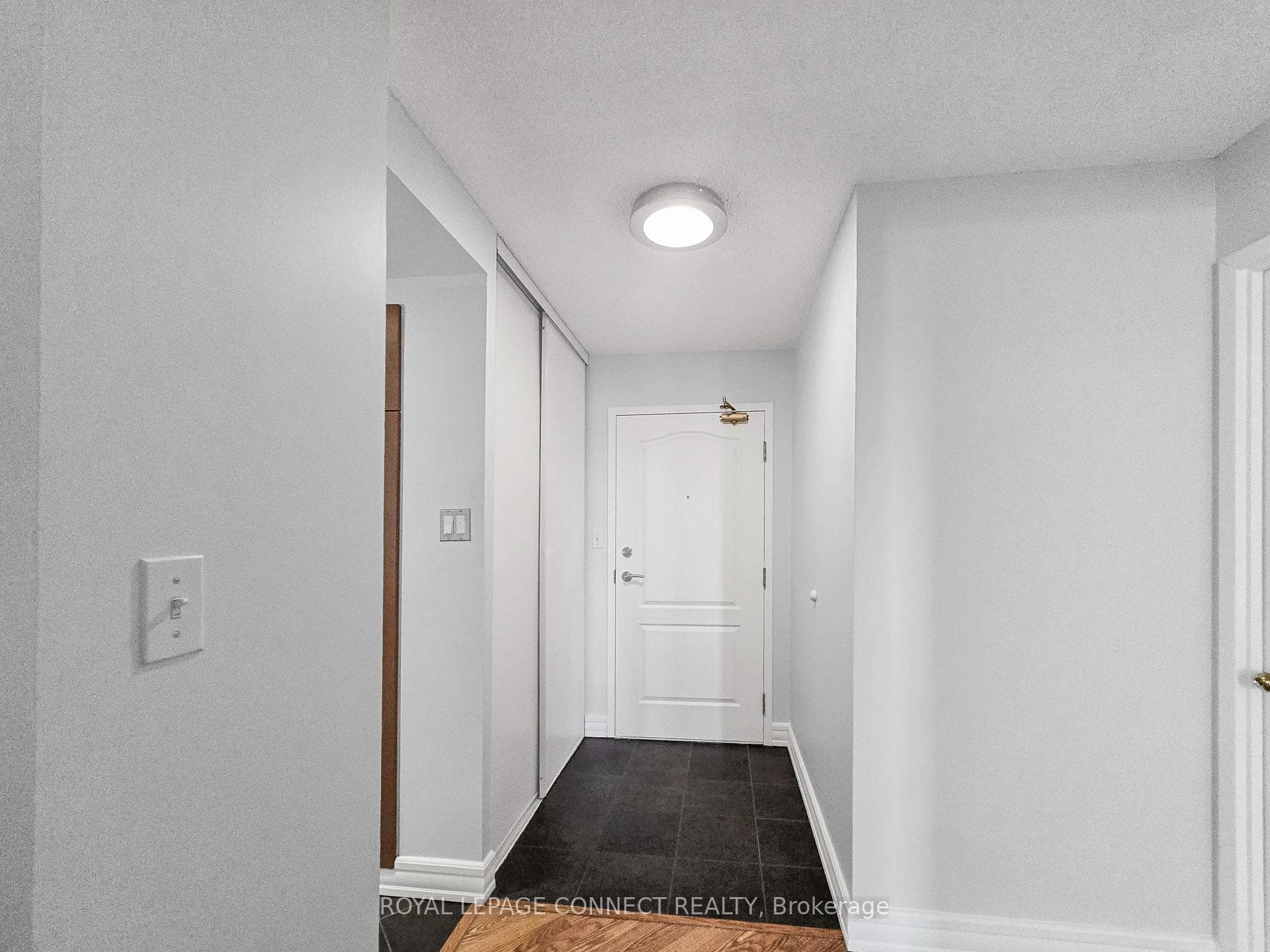 712 Rossland Road Unit 1111 photo 2