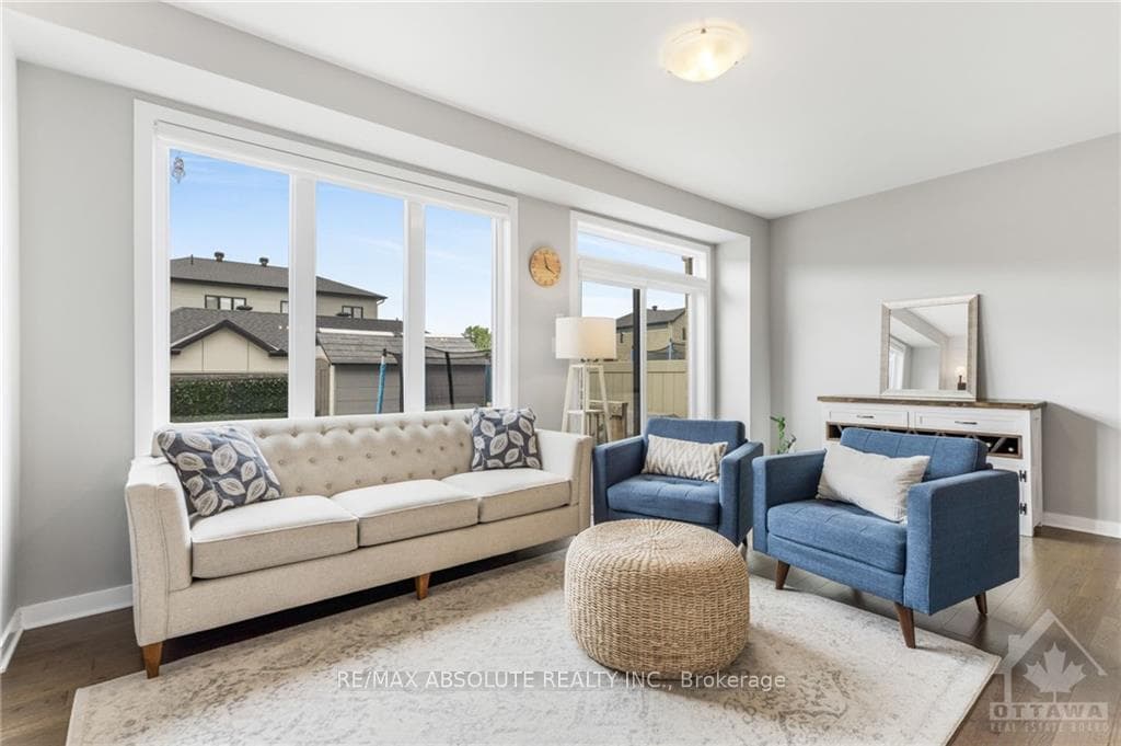 291 AVRO Circle photo 13
