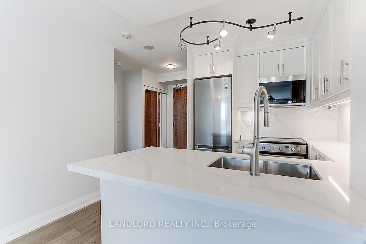 1 Pemberton Avenue Unit 1101 photo 14
