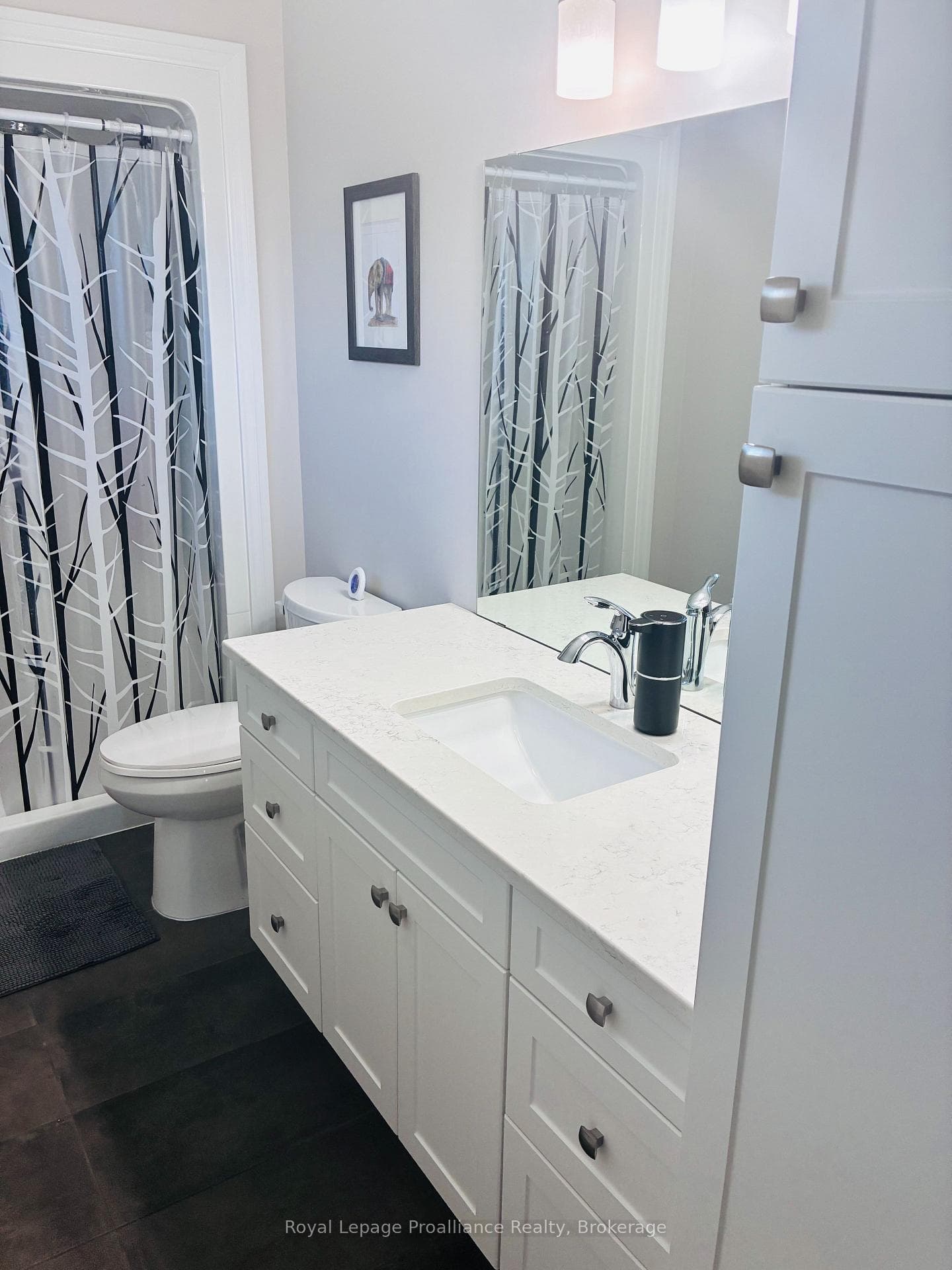 48 Mercedes Drive photo 16