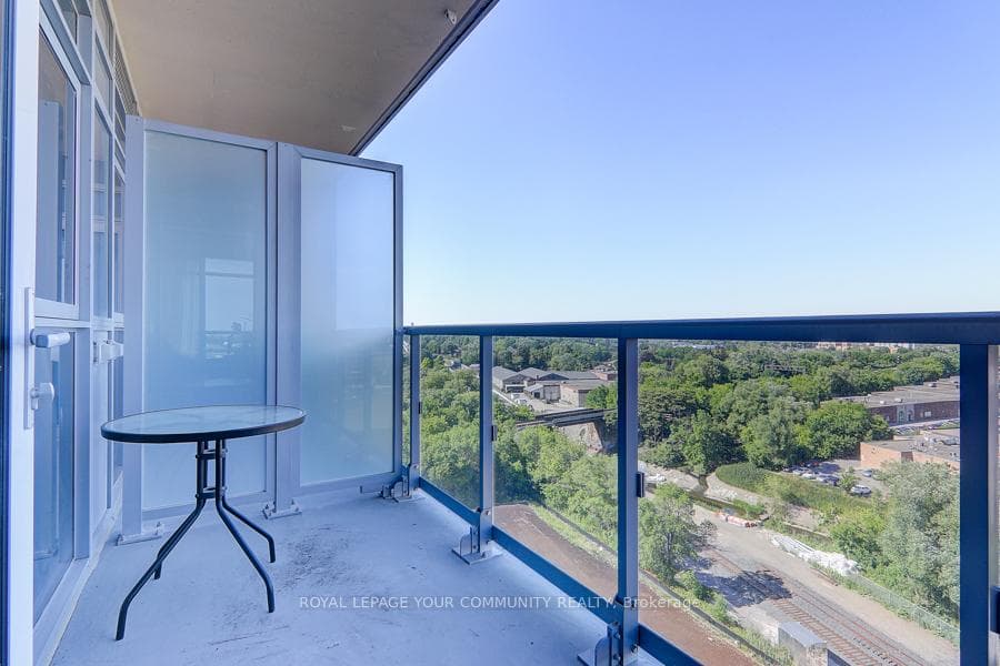 225 Village Green Square Unit 1010 photo 13