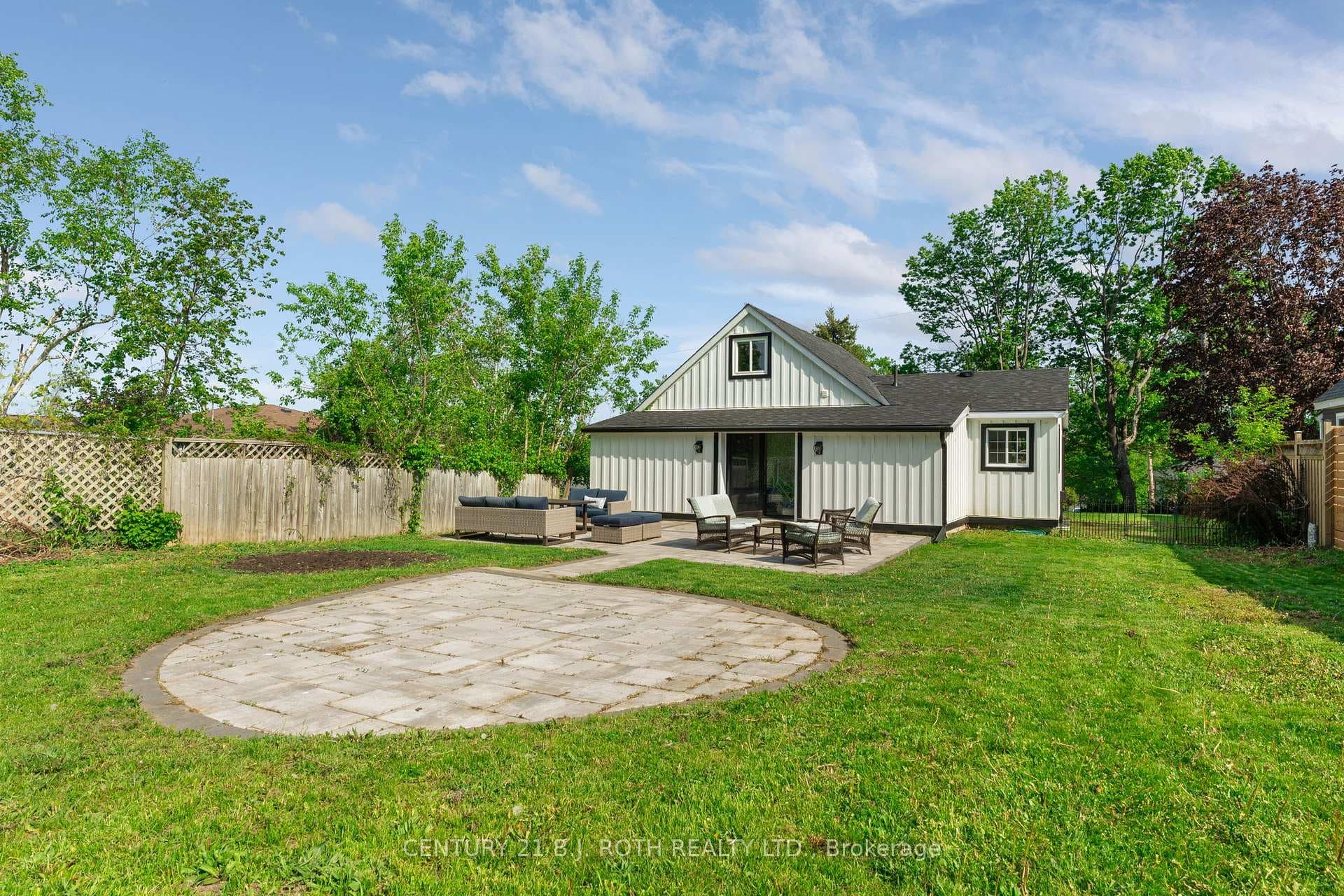 Fire pit seating area