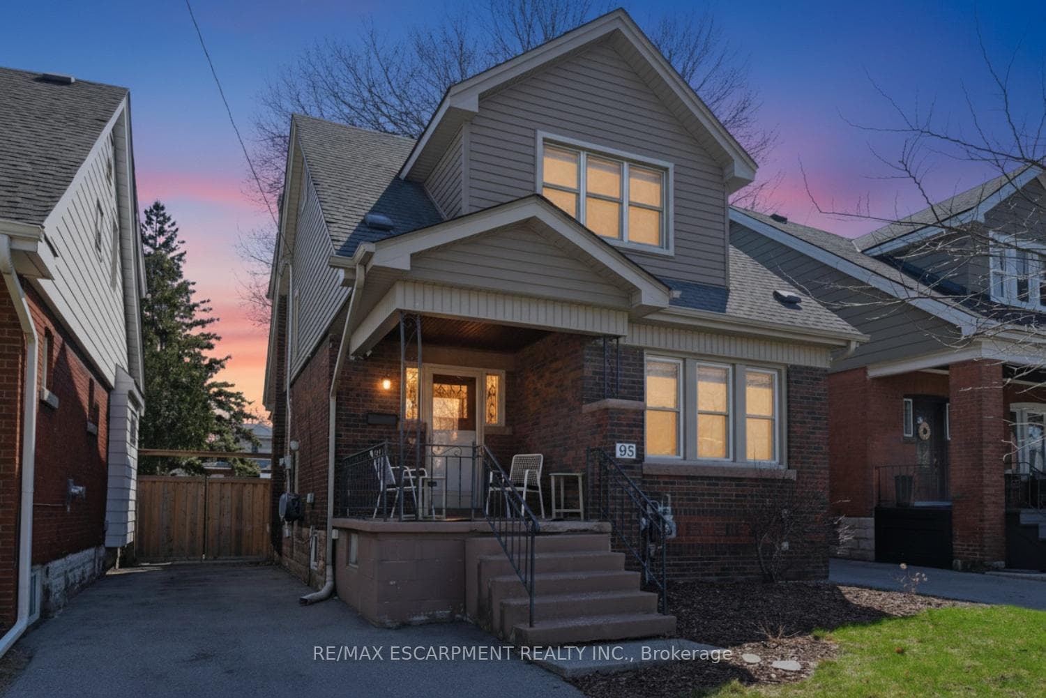 95 Huxley Avenue photo 4