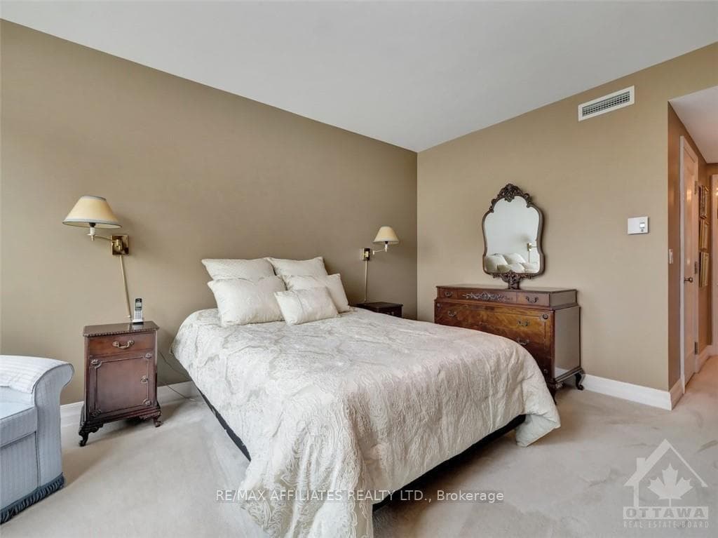 3580 RIVERGATE Way Unit 1302 photo 17