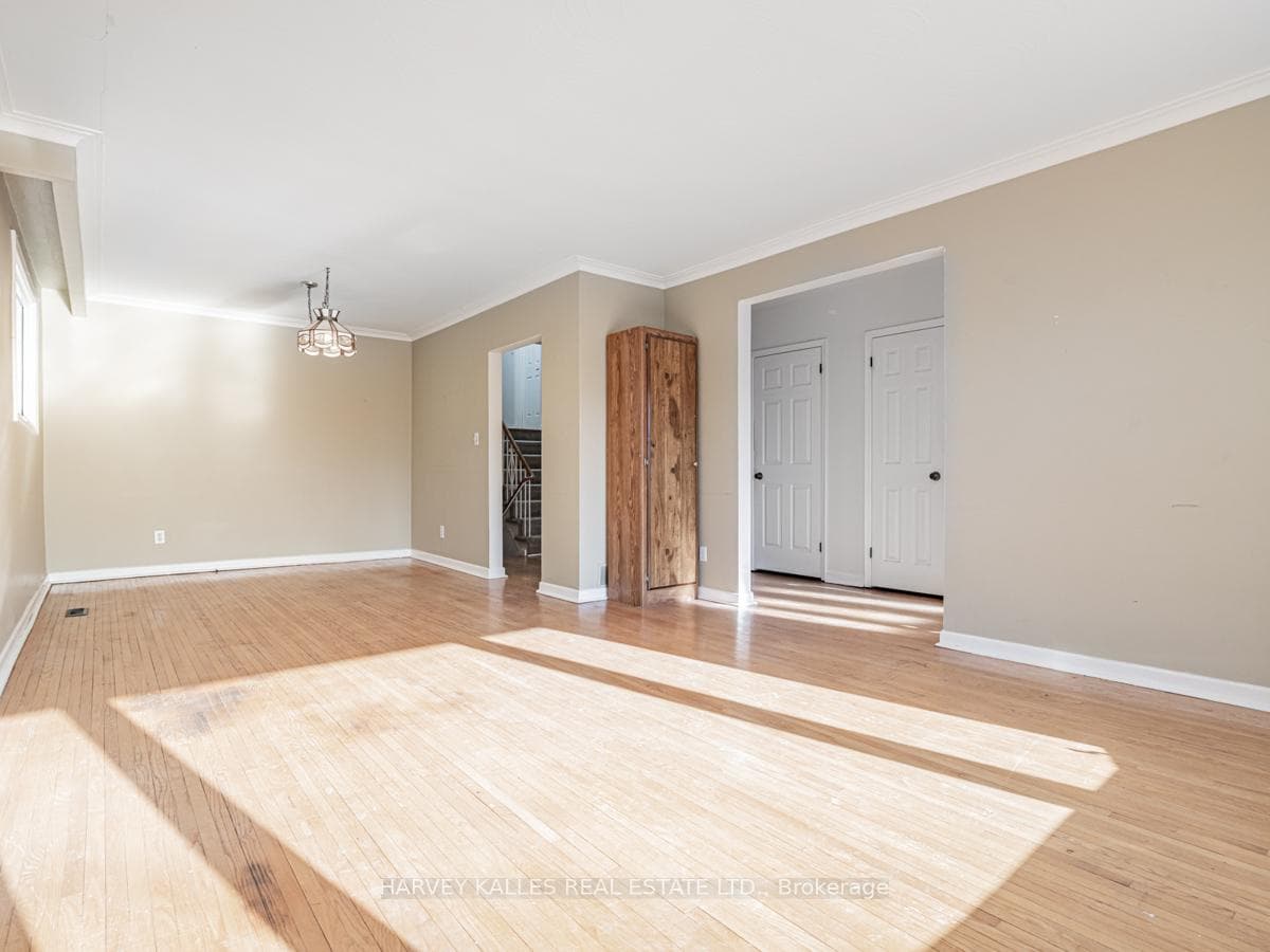 151 Henderson Avenue photo 5