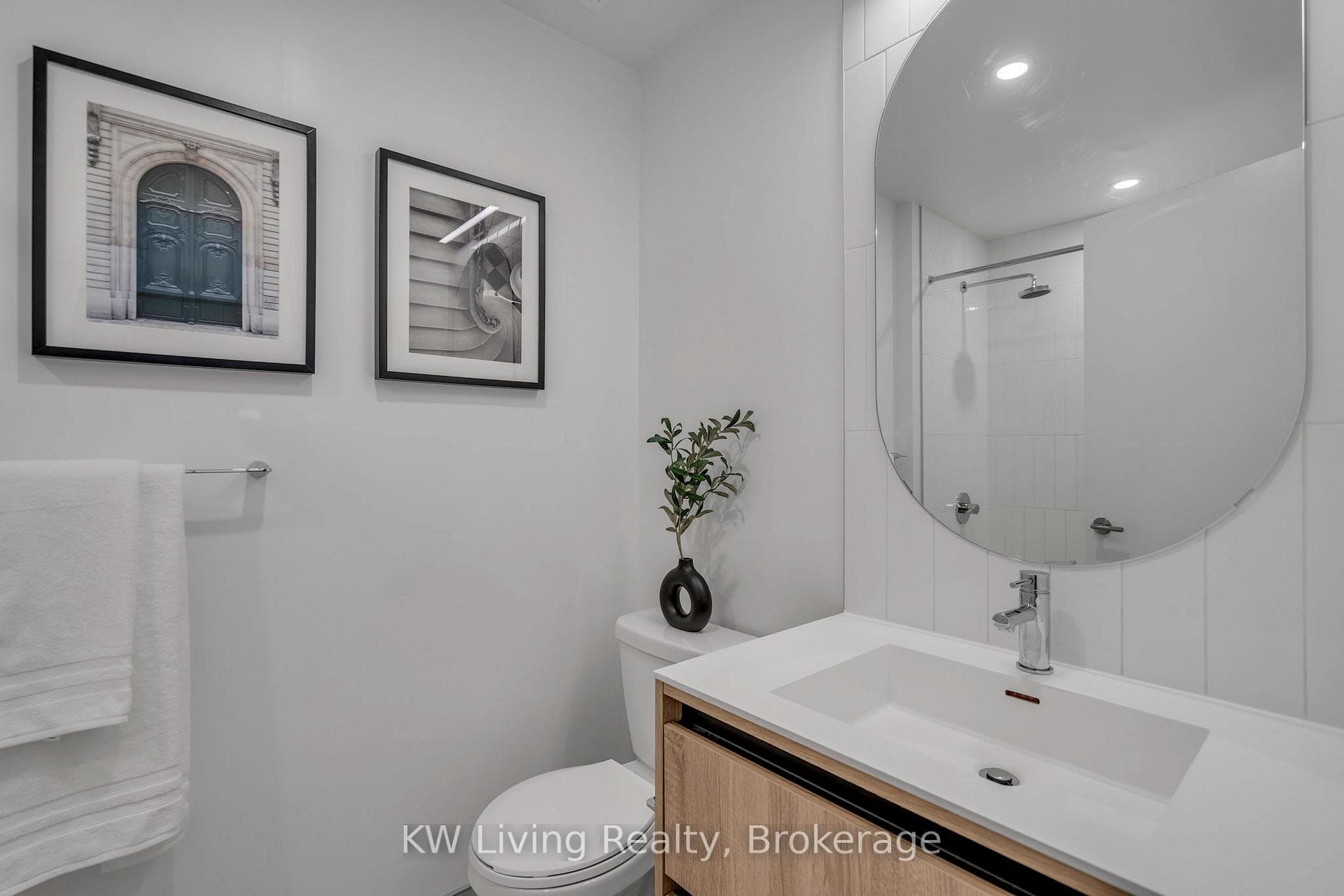 7950 Bathurst Street Unit A611 photo 10