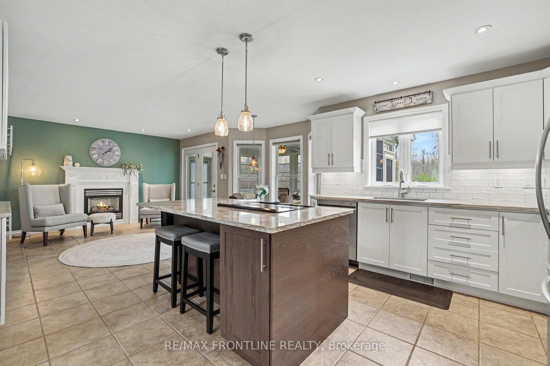 146 Orchard Crescent photo 15