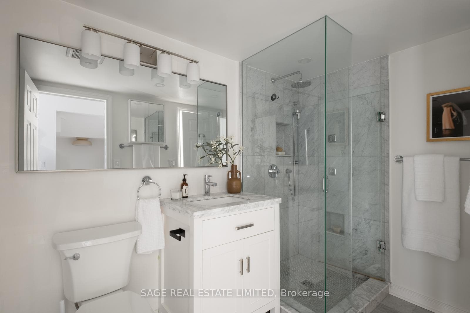208 Niagara Street Unit 119 photo 29
