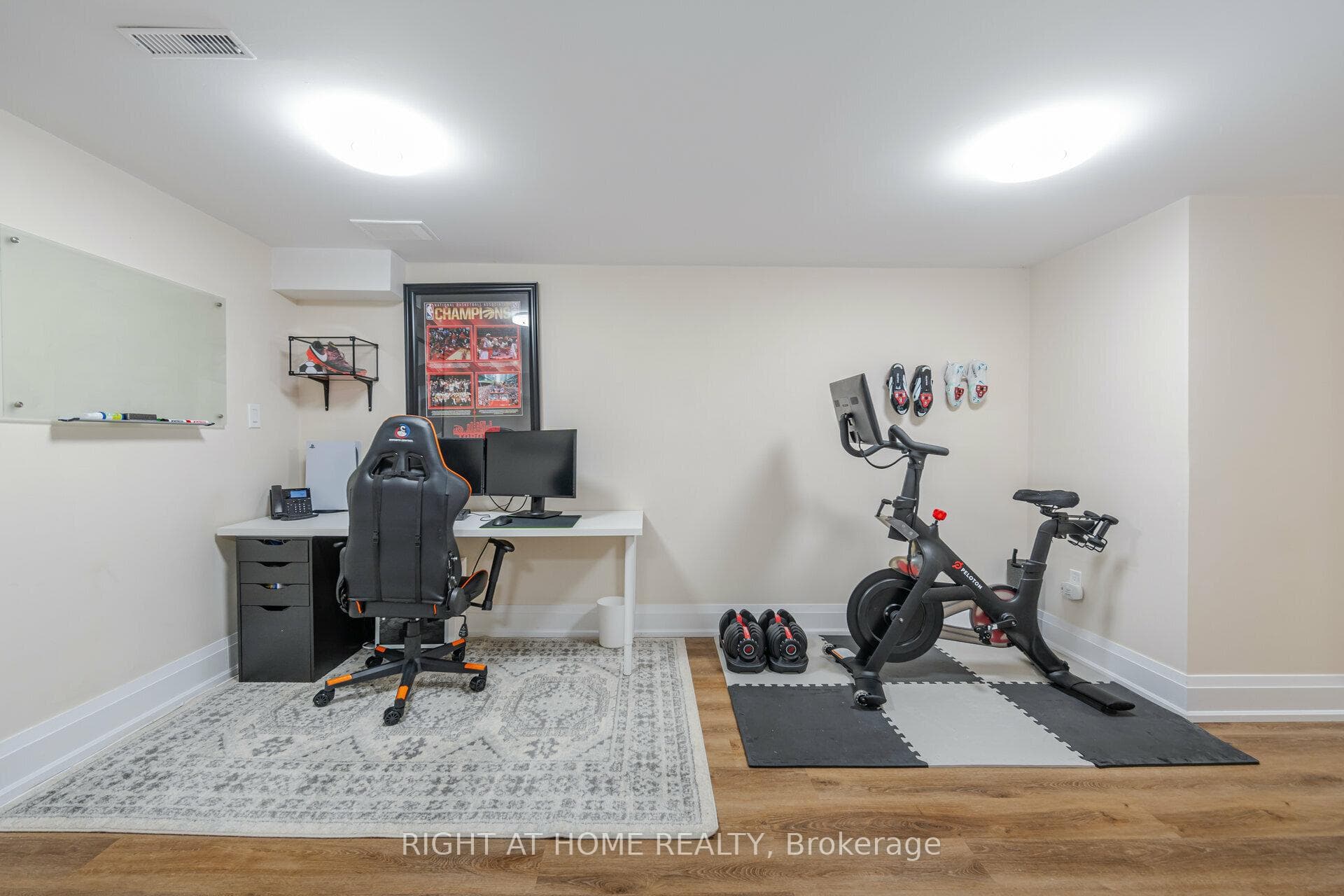1516 Lancaster Drive Unit 1 photo 28