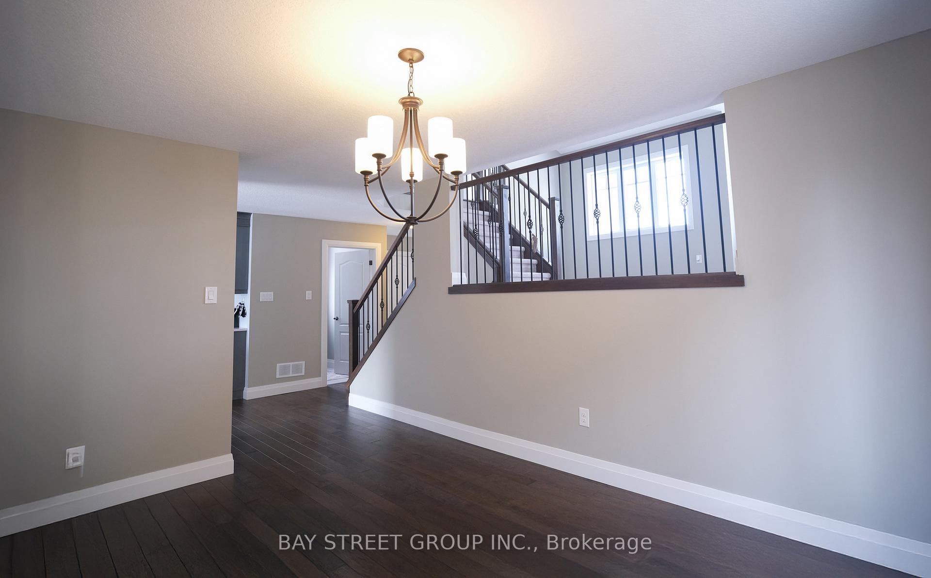679 Tennent Avenue photo 9