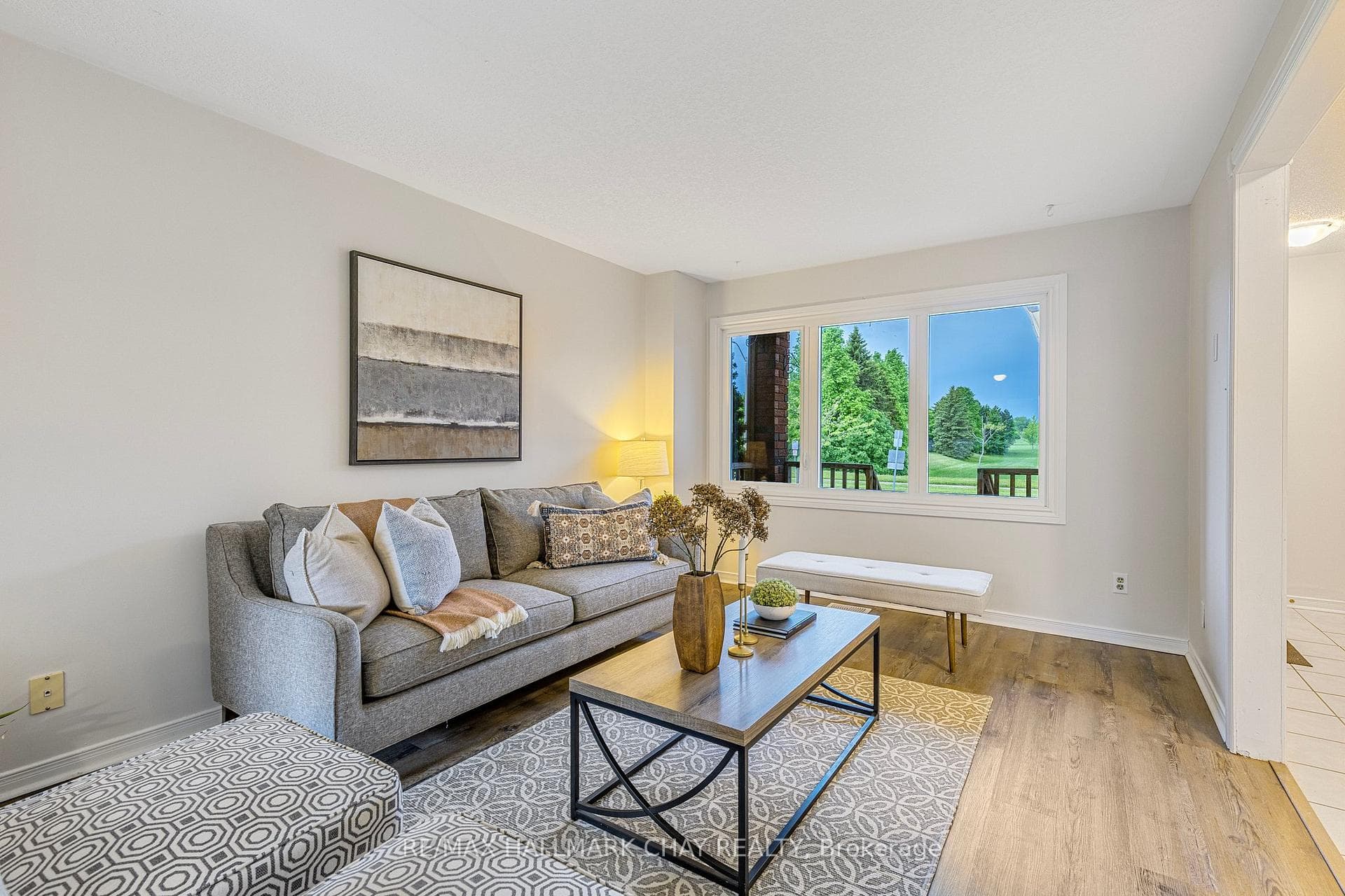 287 Hickling Trail photo 4