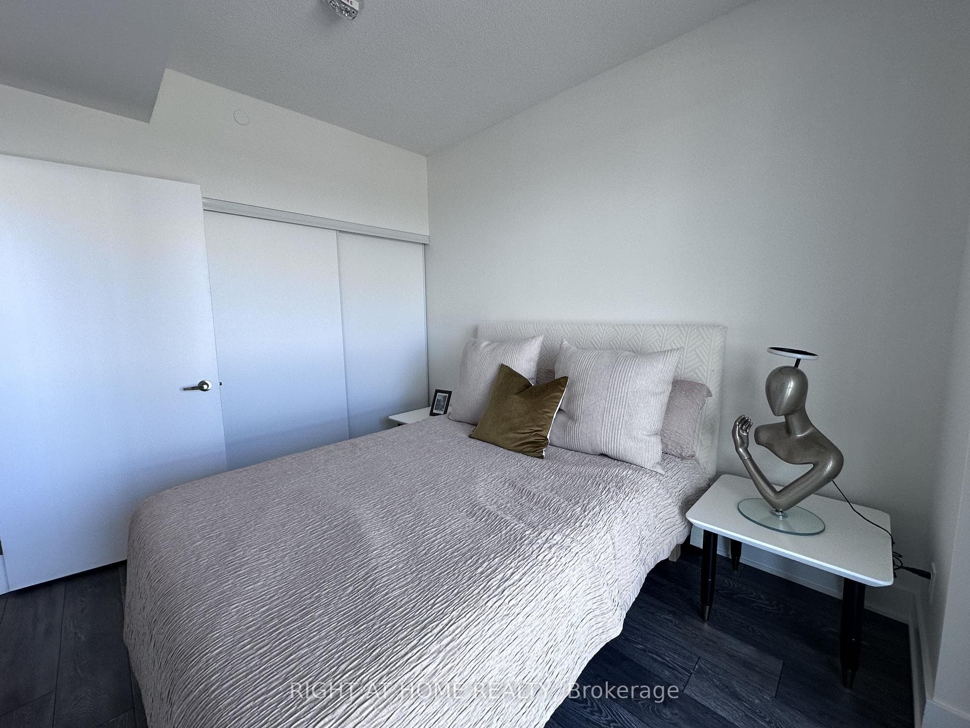188 Fairview Mall Drive Unit 720 photo 17