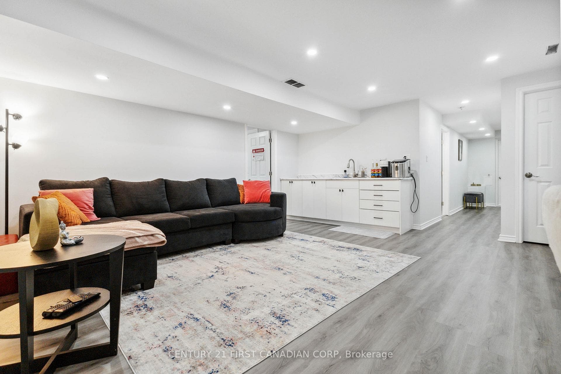 3185 Singleton Avenue photo 34