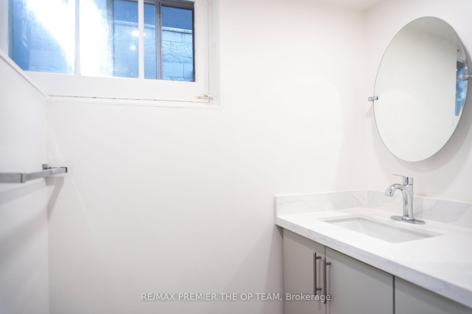 148 Martin Grove Road photo 24
