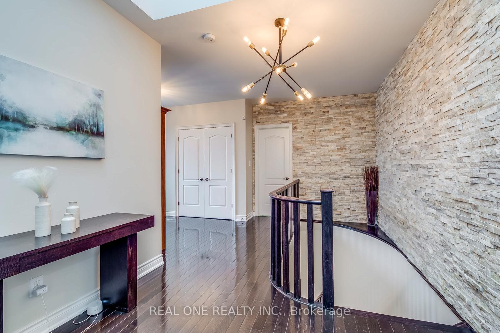 1385 Arrowhead Road photo 22