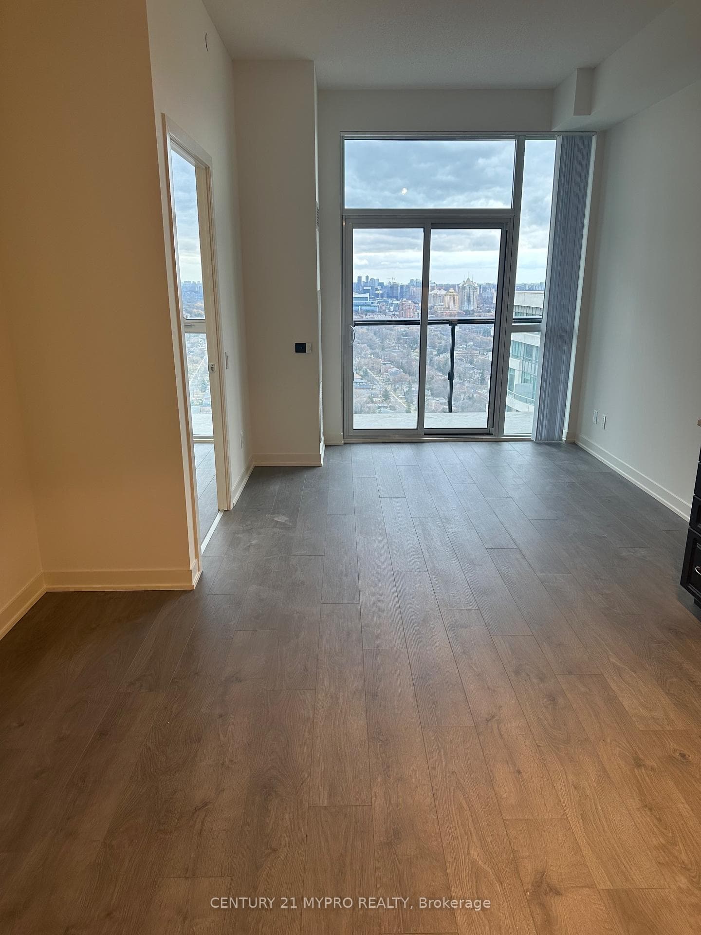4955 Yonge Street Unit PH301 photo 2