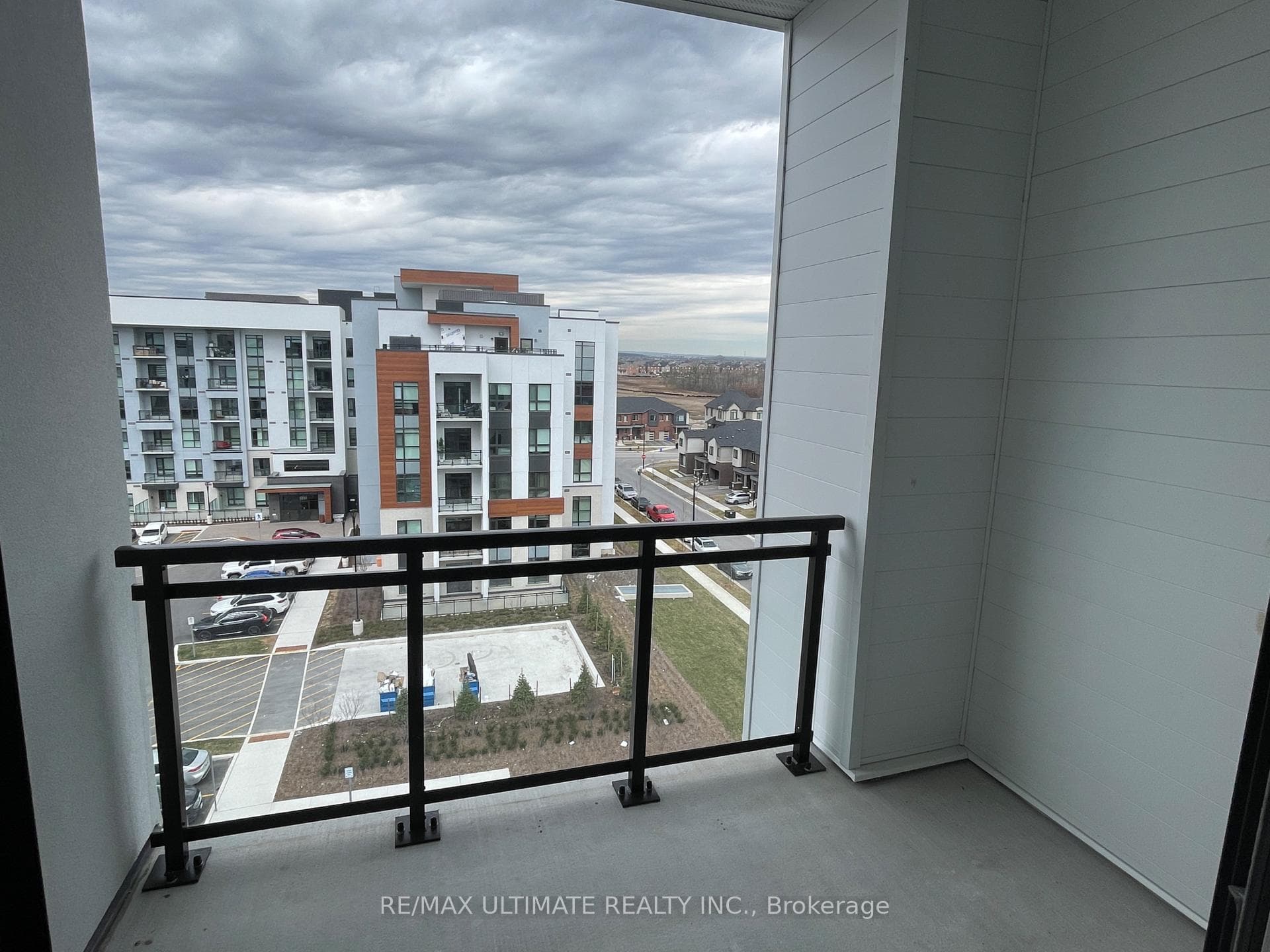 470 Gordon Krantz Avenue Unit 611 photo 6
