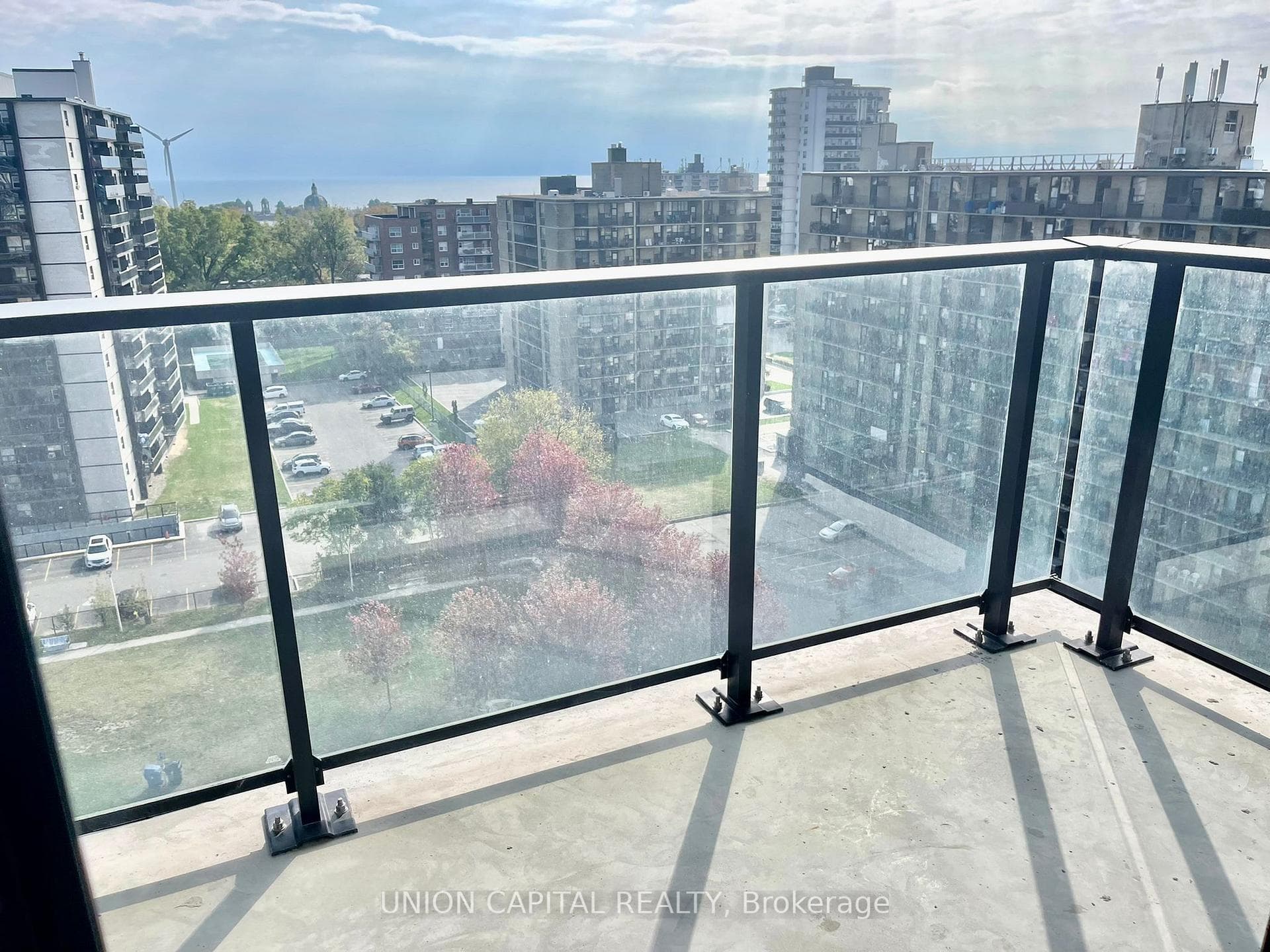 270 Dufferin Street Unit 906 photo 16