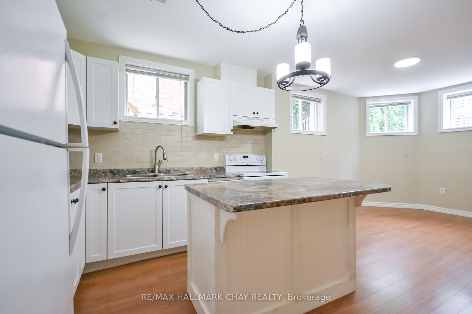 1 Hawkins Drive photo 34